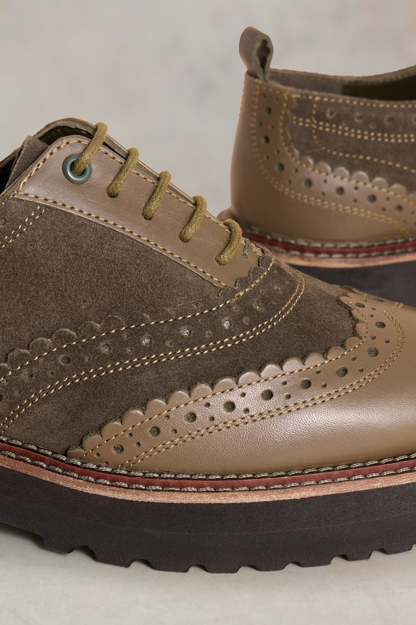 CHUNKY LACE UP BROGUE KHAKI GRN 3