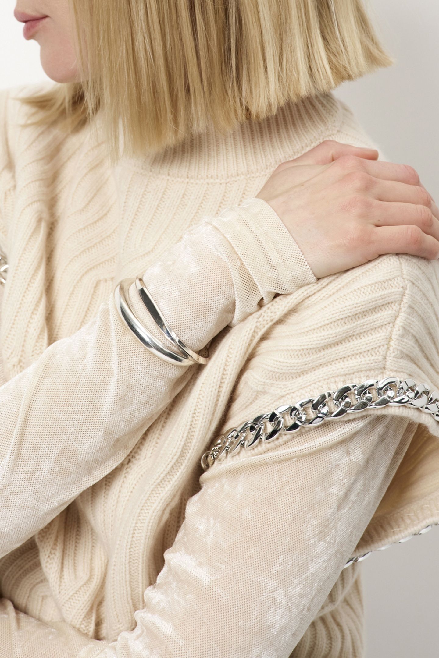 MELOE SLEEVELESS CHAIN SWEATER OATMEAL CREAM 6
