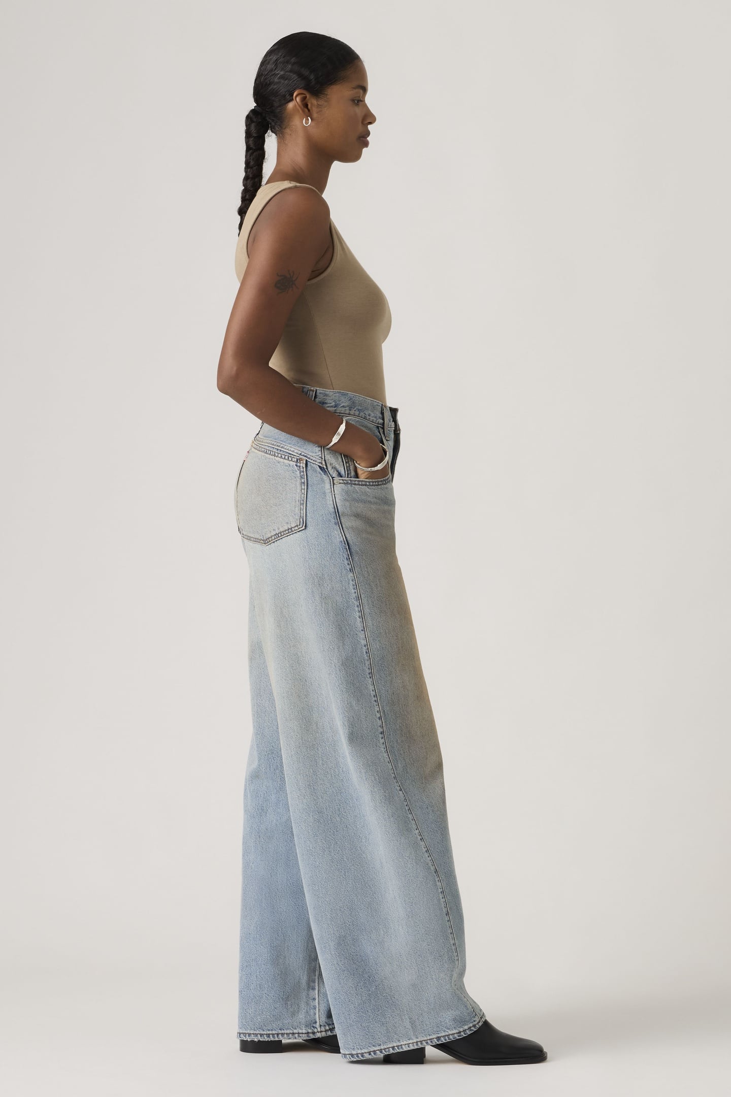 SUPER BAGGY BARREL JEANS 6