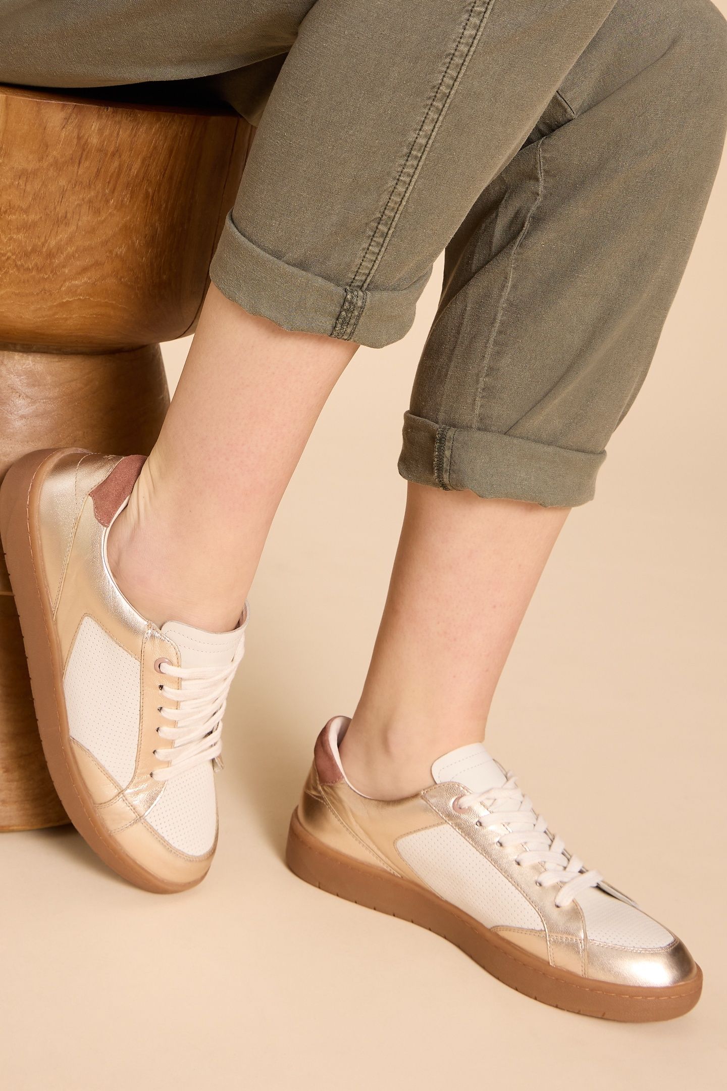 DAHLIA LEATHER TRAINER GLD TN MET 2