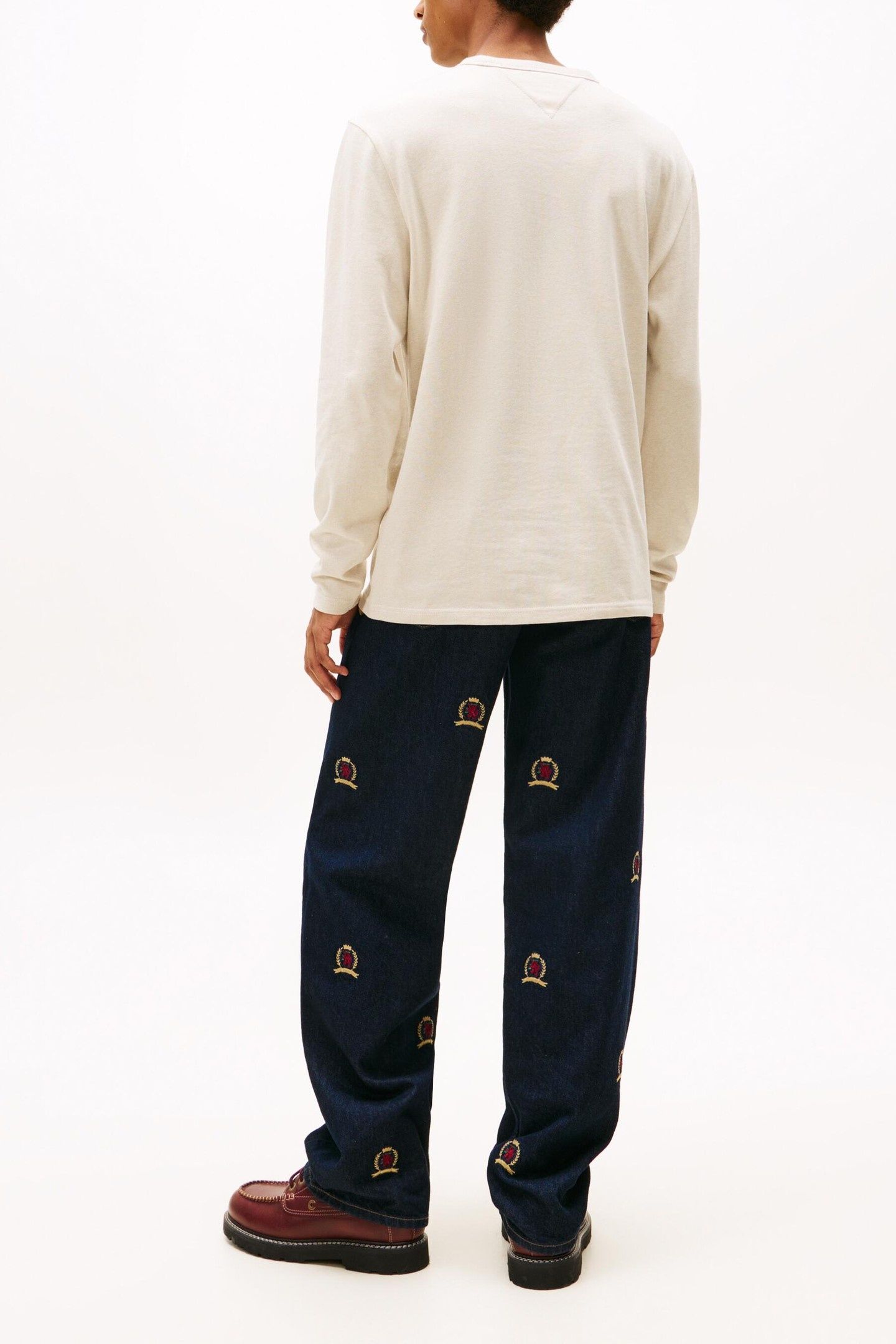 TJM REG BADGE TEE LS ANCIENT WHITE HEATHER 3