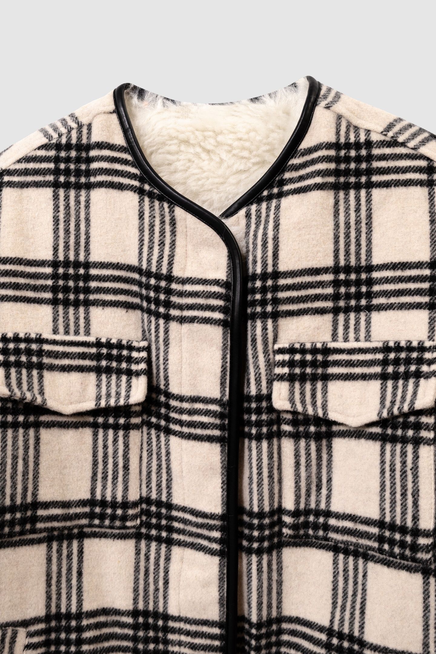 GIRLS’ BEIGE CHECK AND SHERPA REVERSIBLE COAT 5