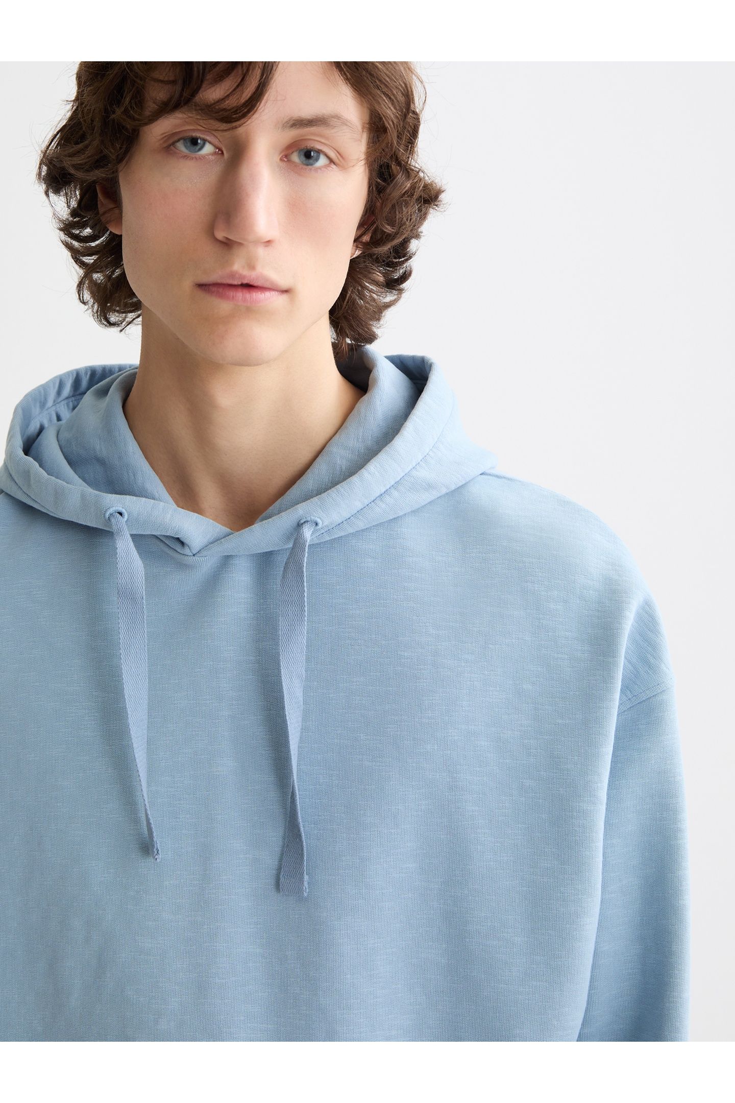 SEASONAL CORE - 3 CROSSES GARMENT-DYED HOODIE FADED DENIM 7
