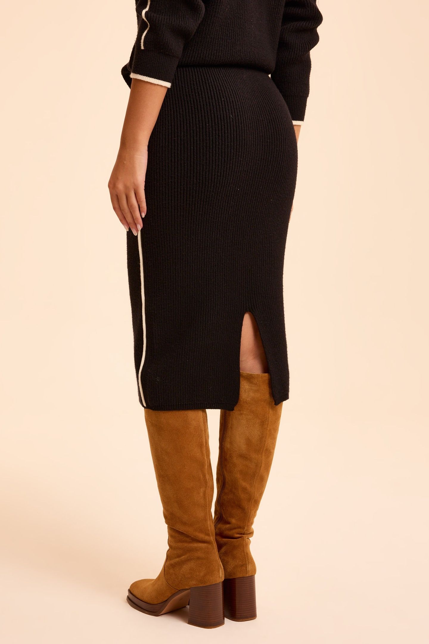 BLACK KNIT SPORTY PENCIL SKIRT 2