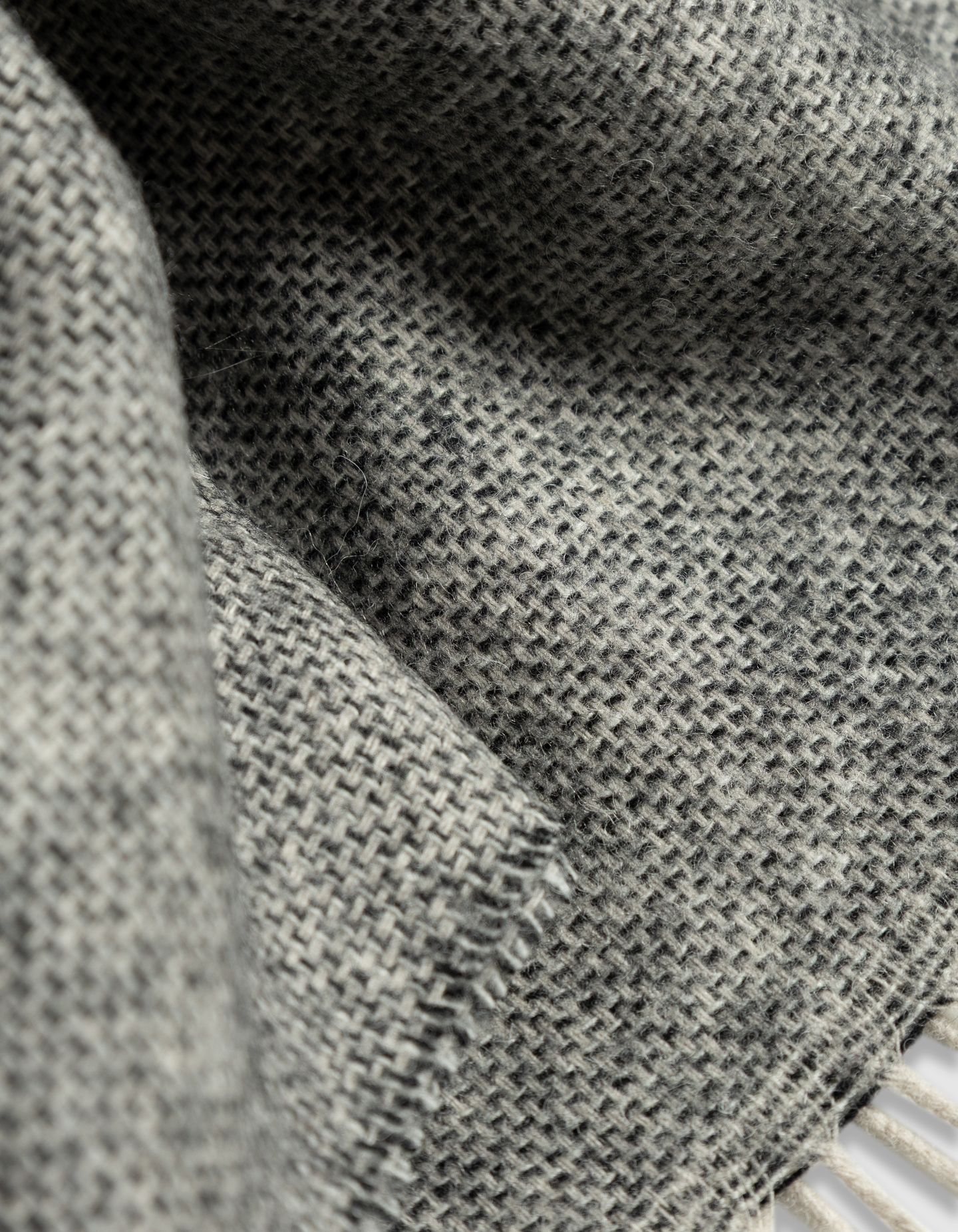 GREY MARL SCARF WITH FRINGES 5