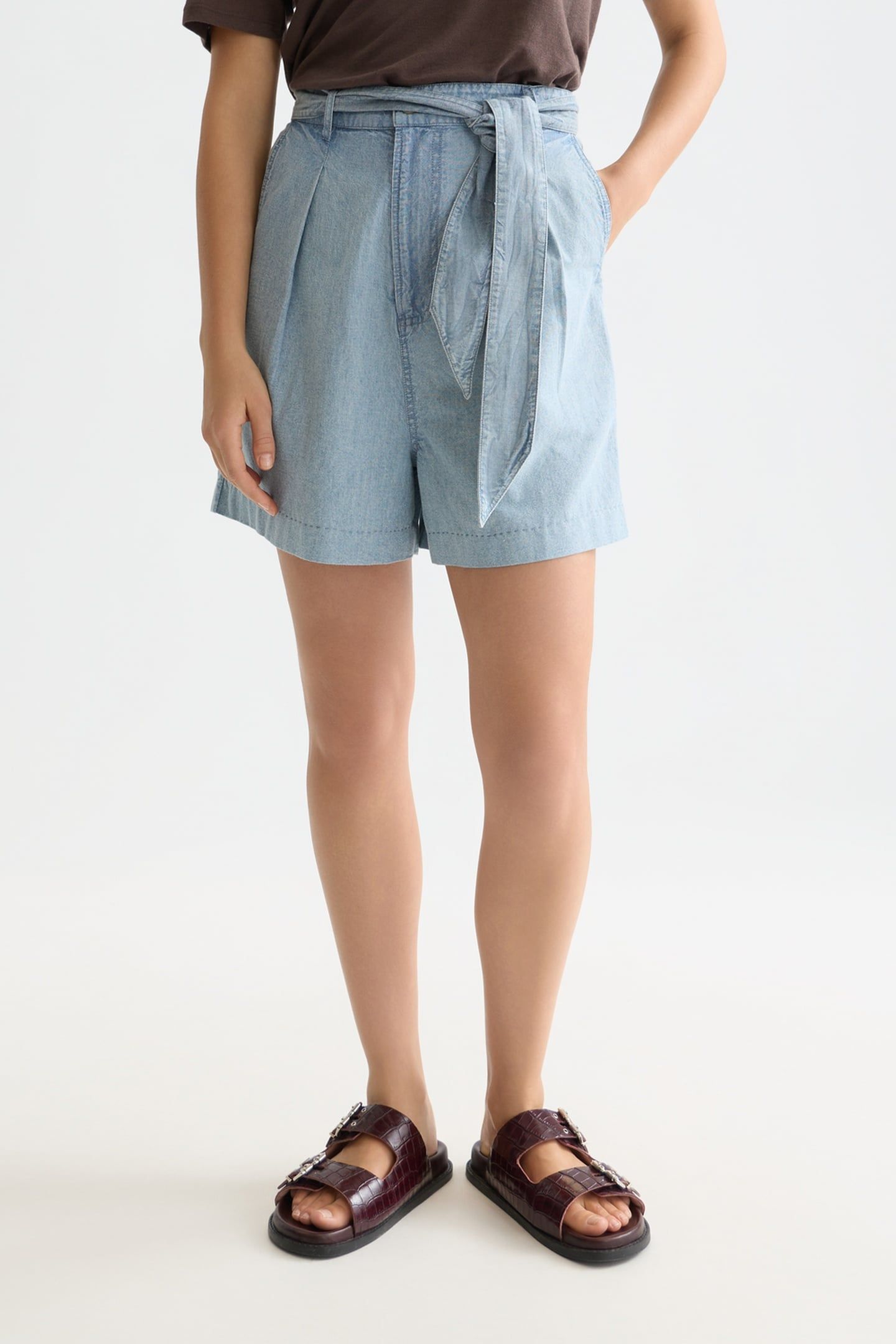 LIGHTWEIGHT INDIGO SHORT SHINE A LIGHT 1
