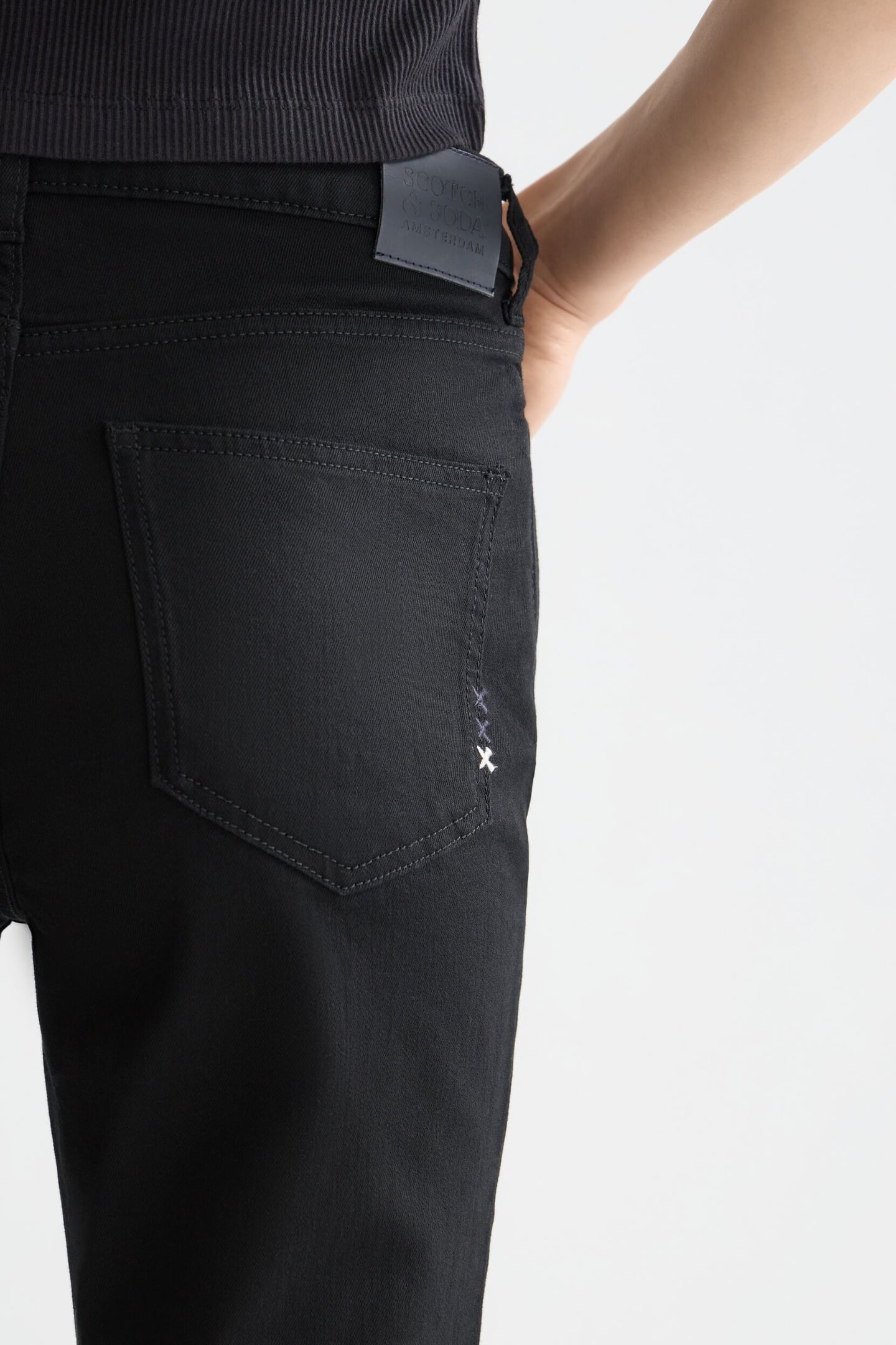 THE CHARM FLARED JEANS STAY BLACK 7