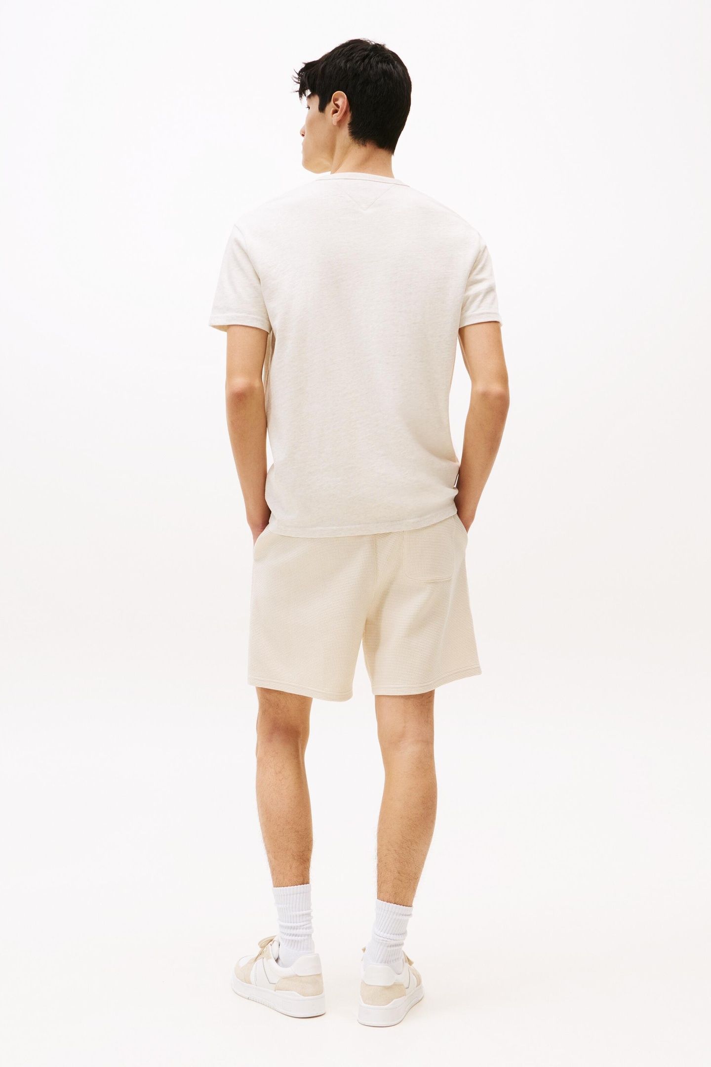 TJM REG BADGE TEE OAT MARL HEATHER TONAL 2