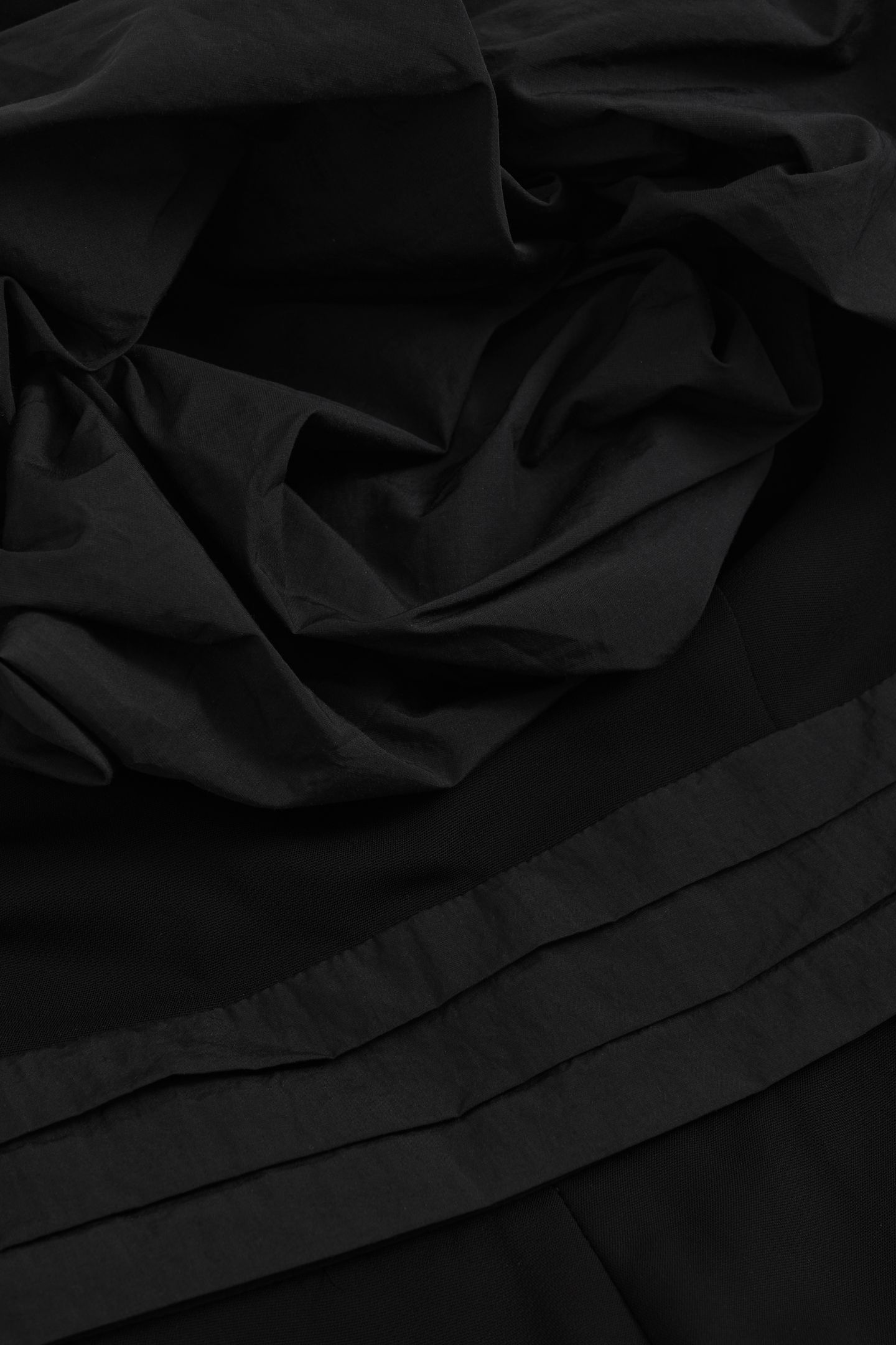 SCULPTURAL JUMPSUIT BLACK 5