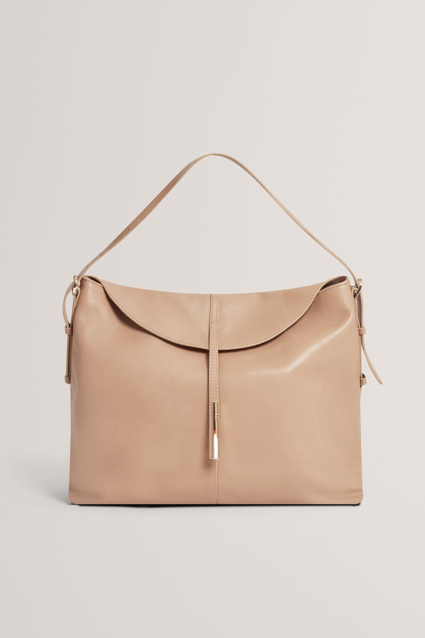 BAR DETAIL LEATHER SLOUCHY BAG CAMEL 1