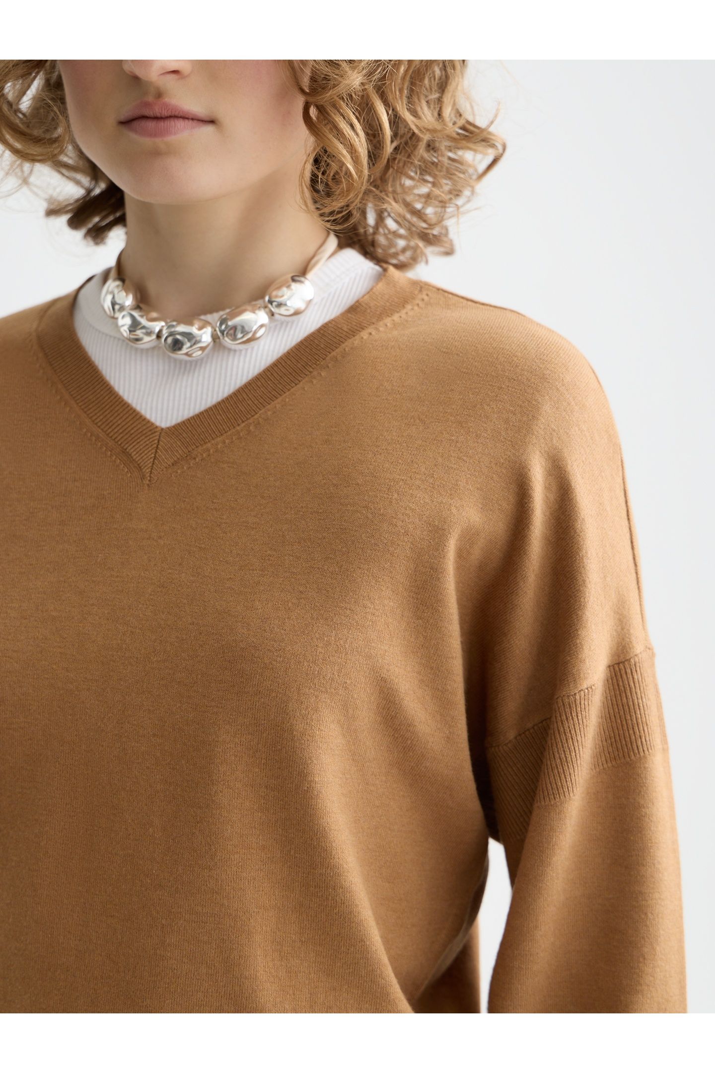 CORE V-NECK RELAXED PULLOVER MEDIUM BROWN 6