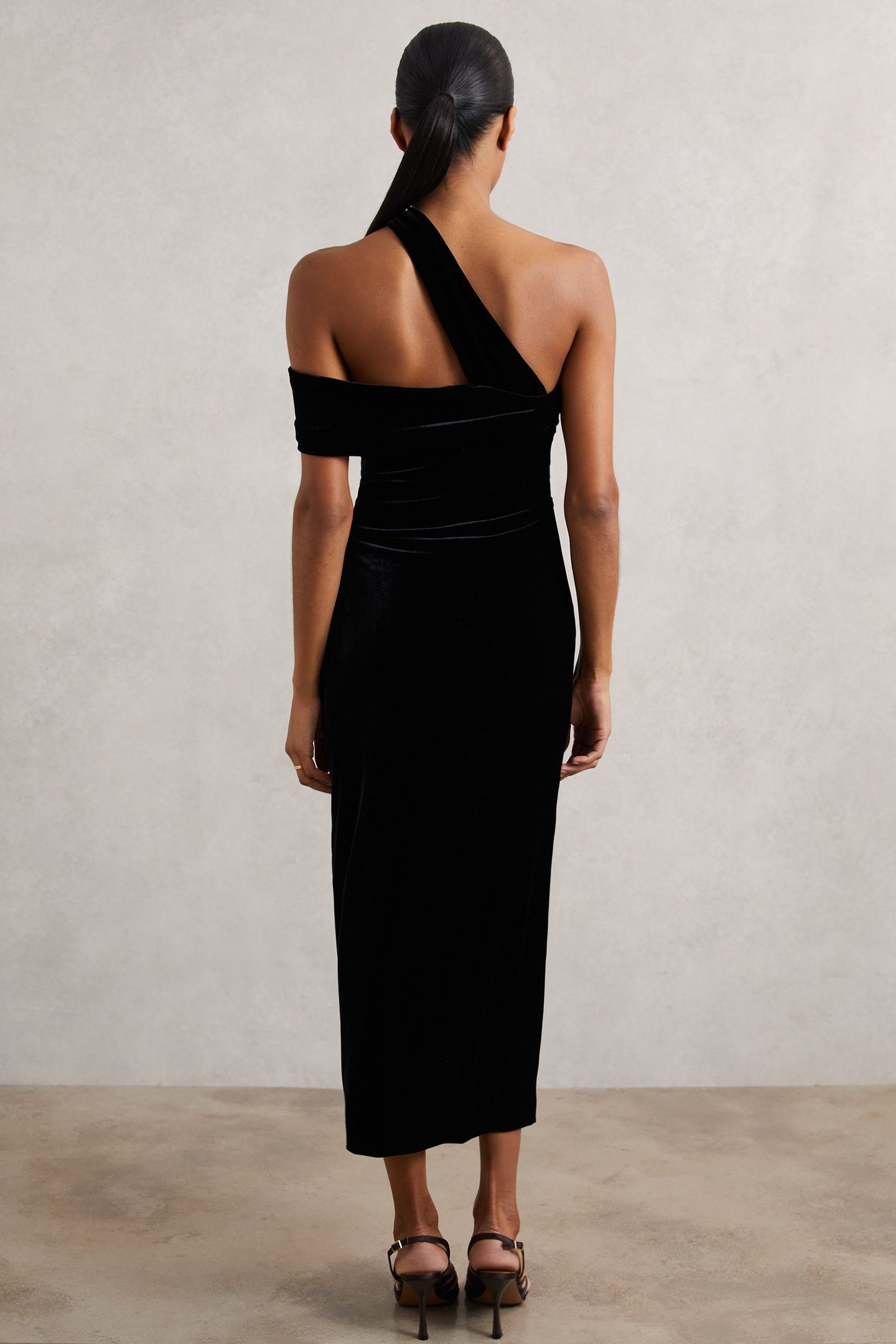 ONE SHOULDER VELVET MIDI DRESS BLACK 2