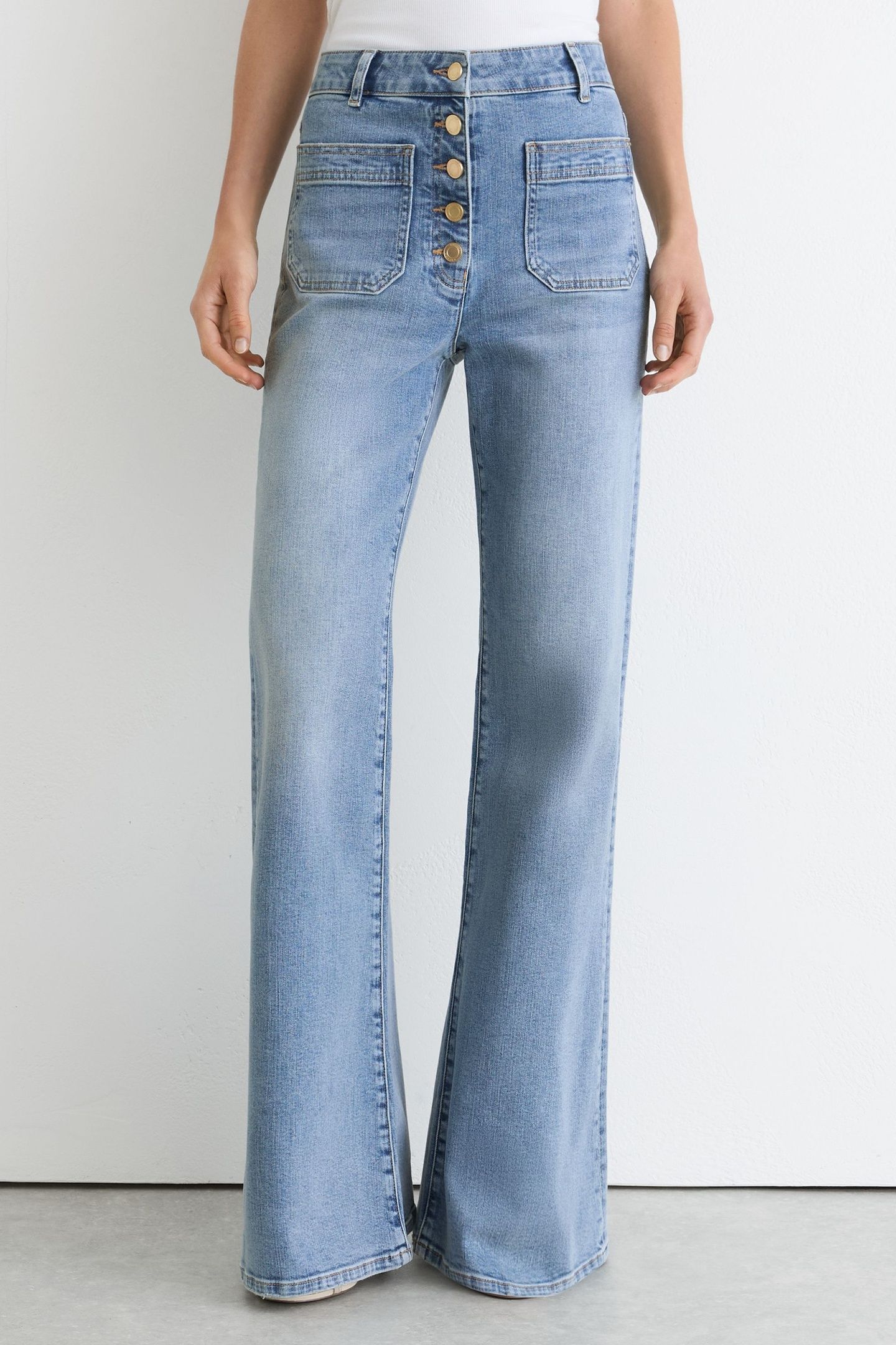 FLARE LEG JEAN LIGHT BLUE 1