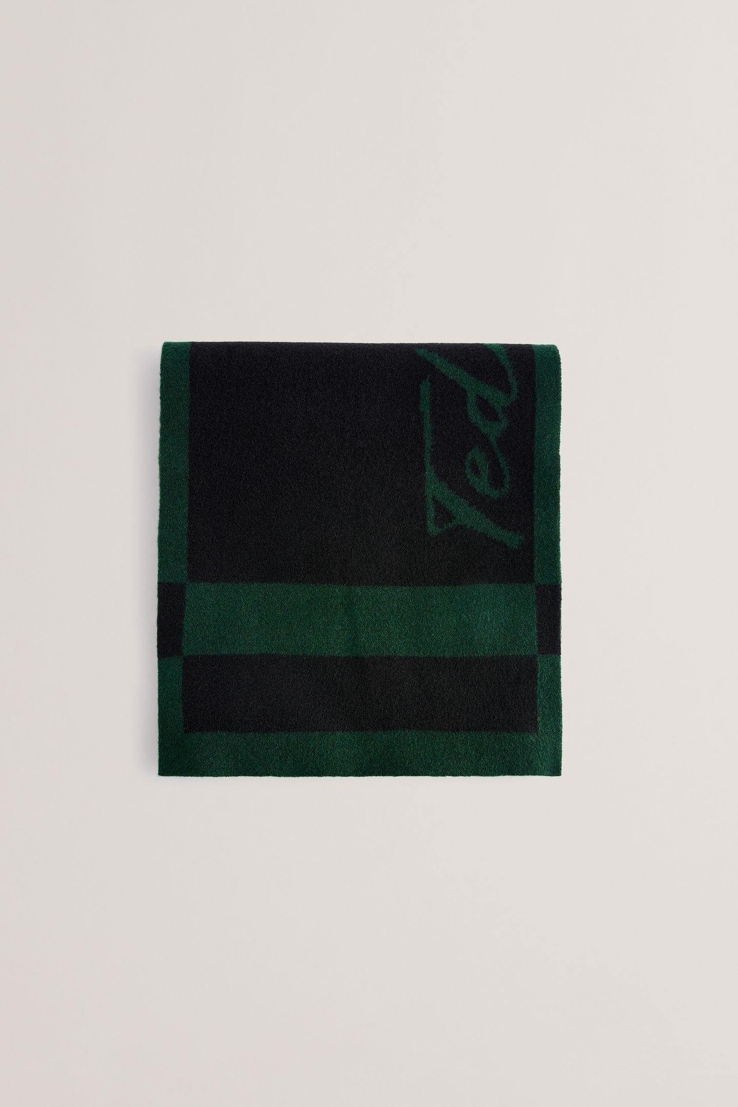 SAMMMIS KNITTED SCARF GREEN 2