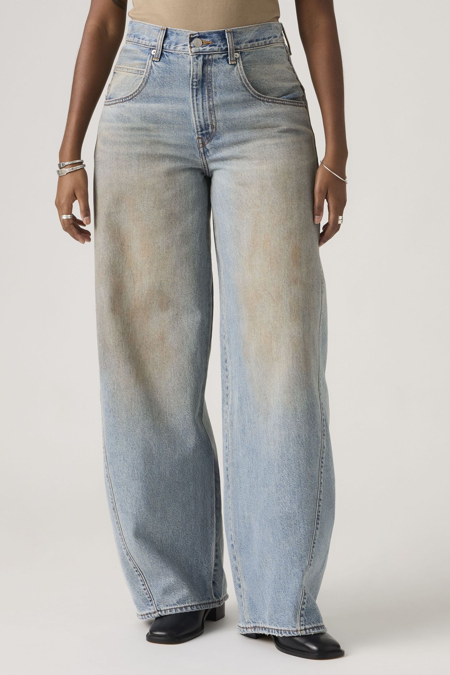 SUPER BAGGY BARREL JEANS 1