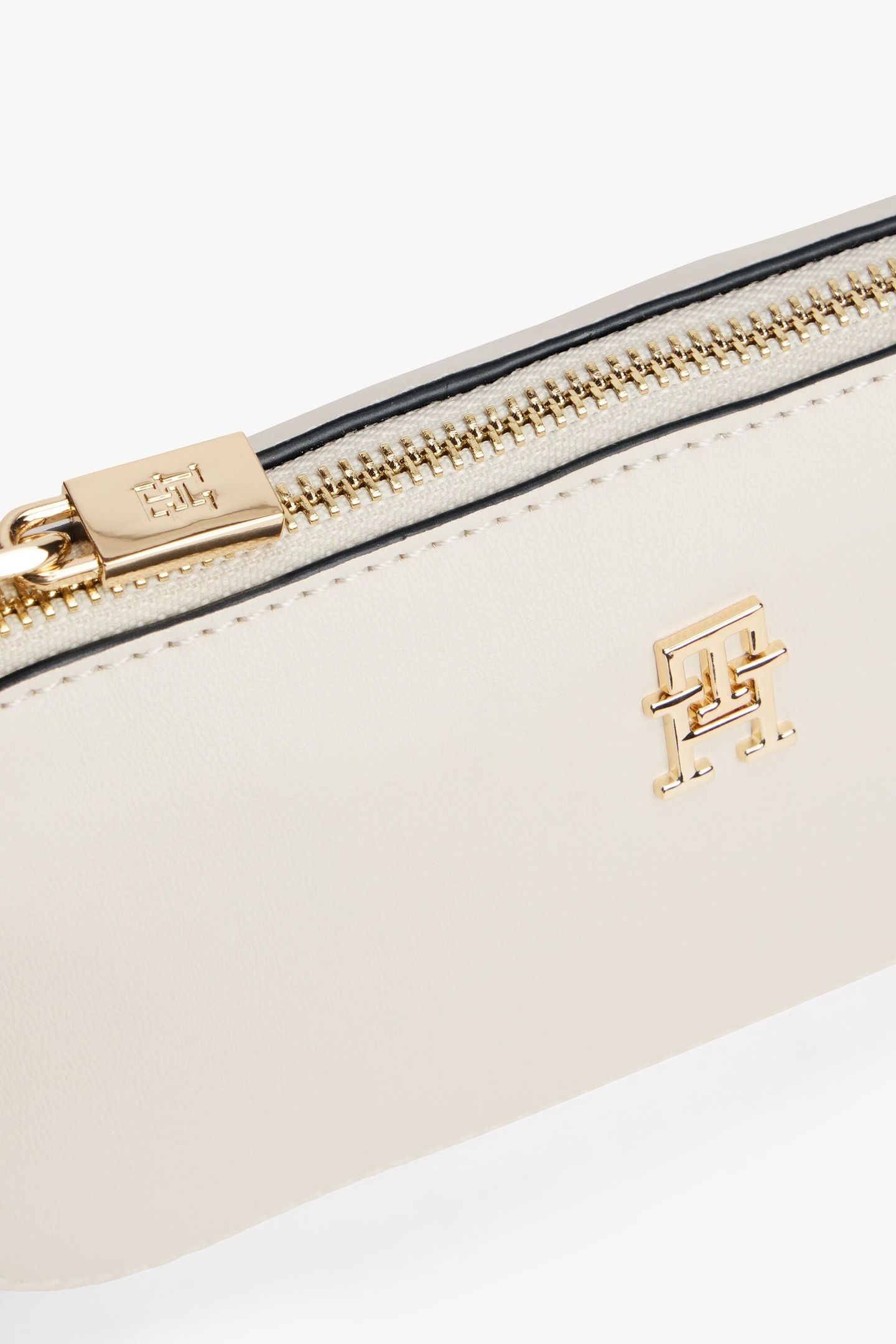 TH GLAM MINI CHAIN CROSSOVER SOFT CREAM 4