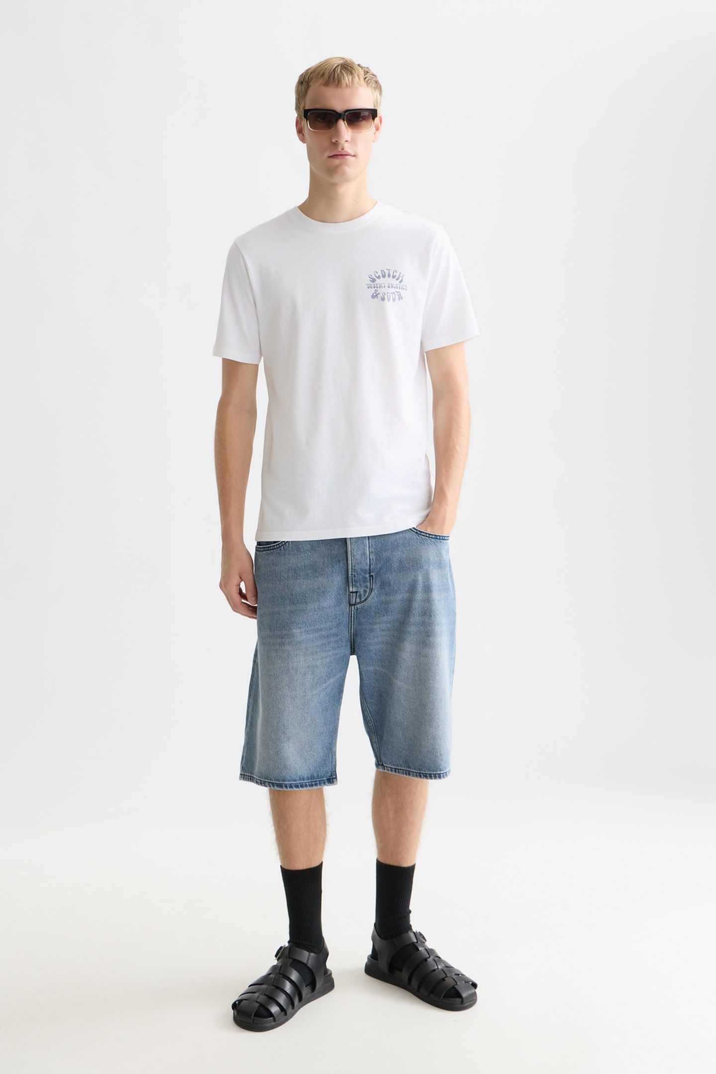 LEFT CHEST ARTWORK REGULAR-FIT T-SHIRT WHITE/PASTEL 3