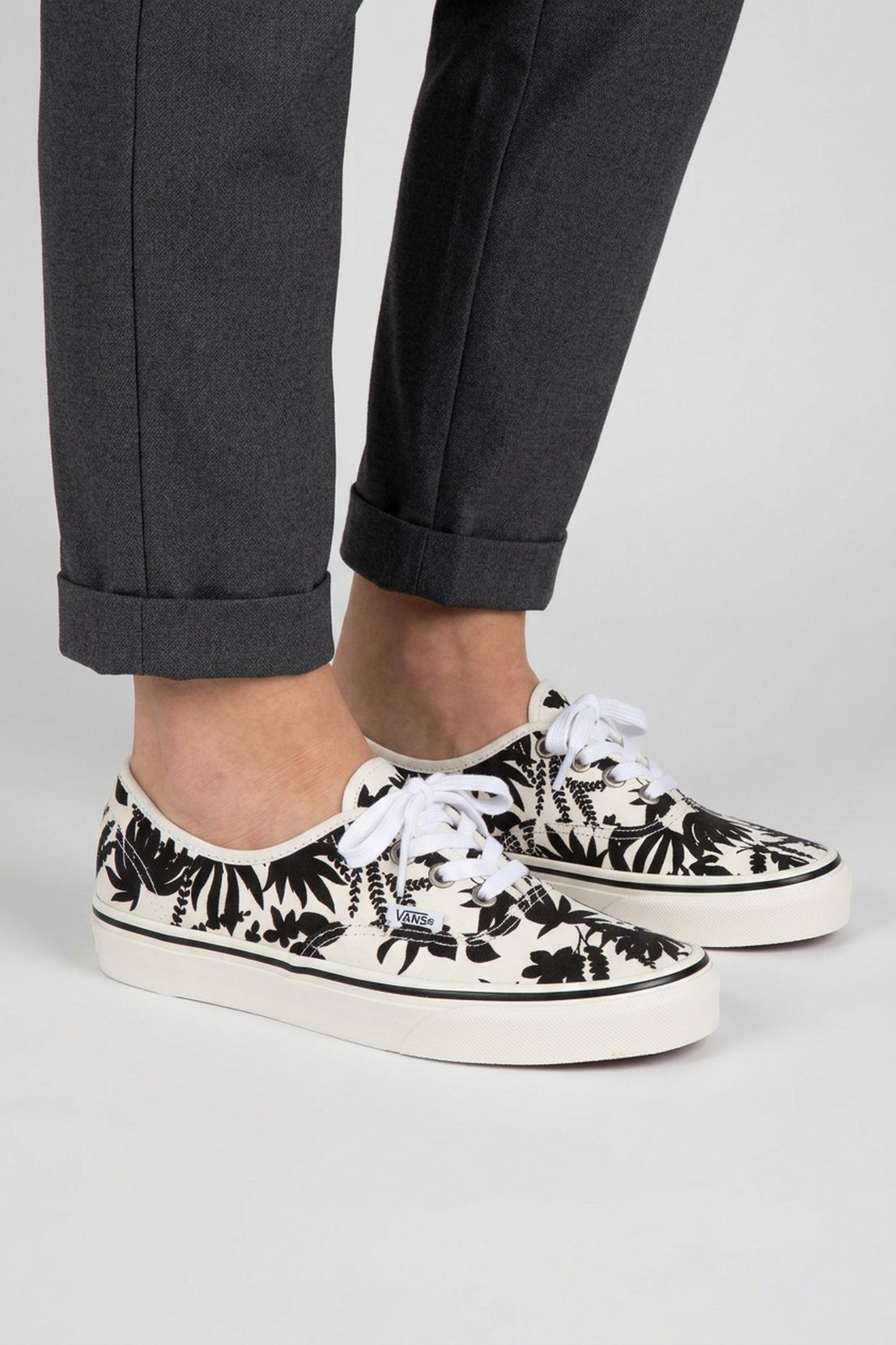 UNISEX AUTHENTIC ARCHIVE BLACK 4