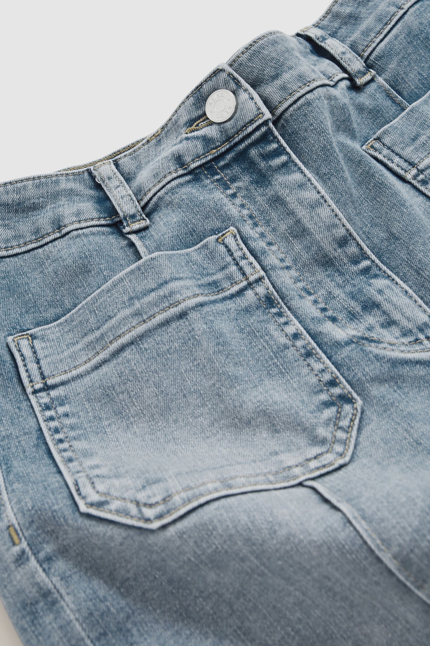 FLARE PATCH POCKET JEAN LIGHT BLUE 8