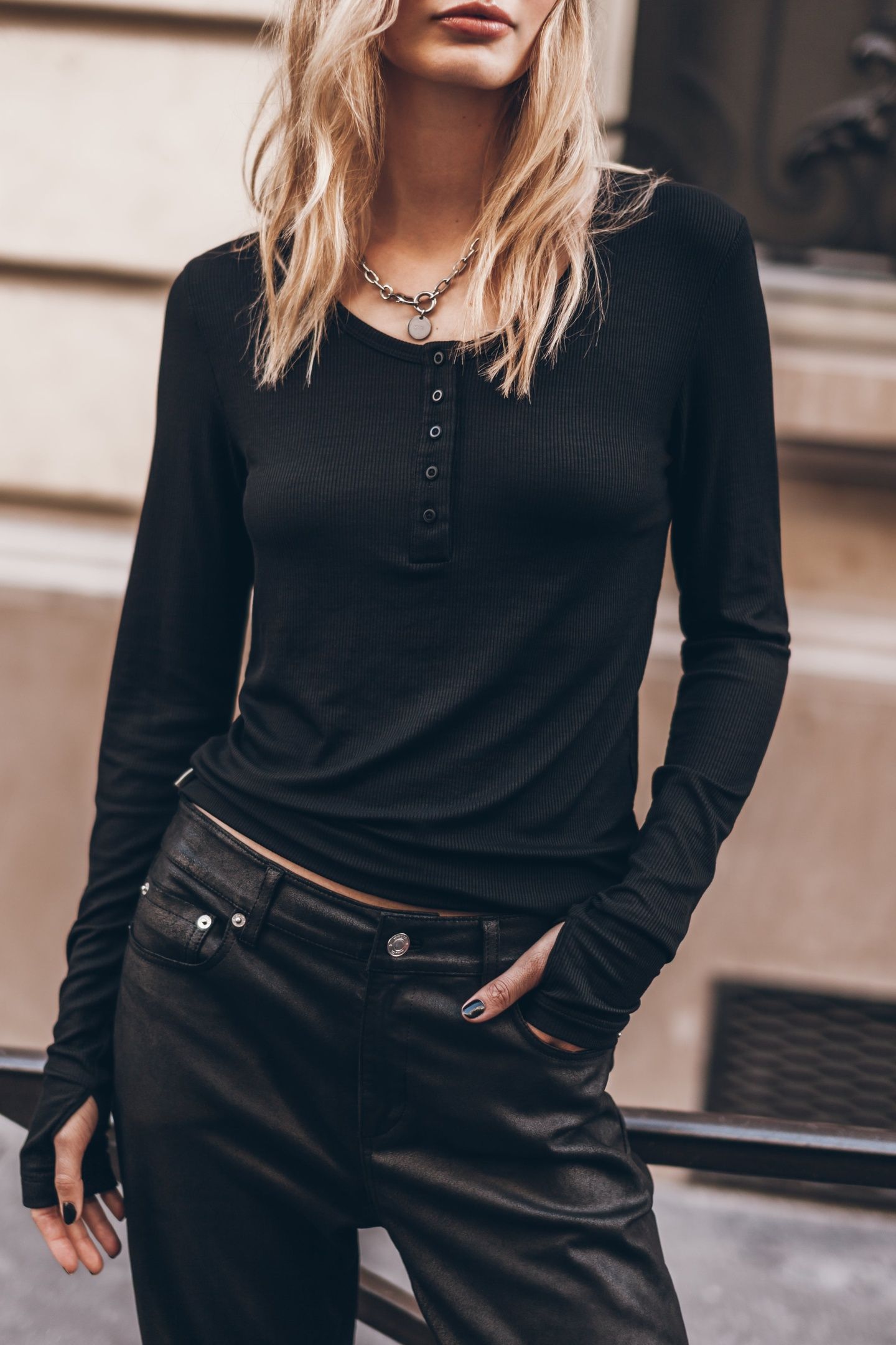 THE BLACK BUTTONED RIBBED LONGSLEEVE 1