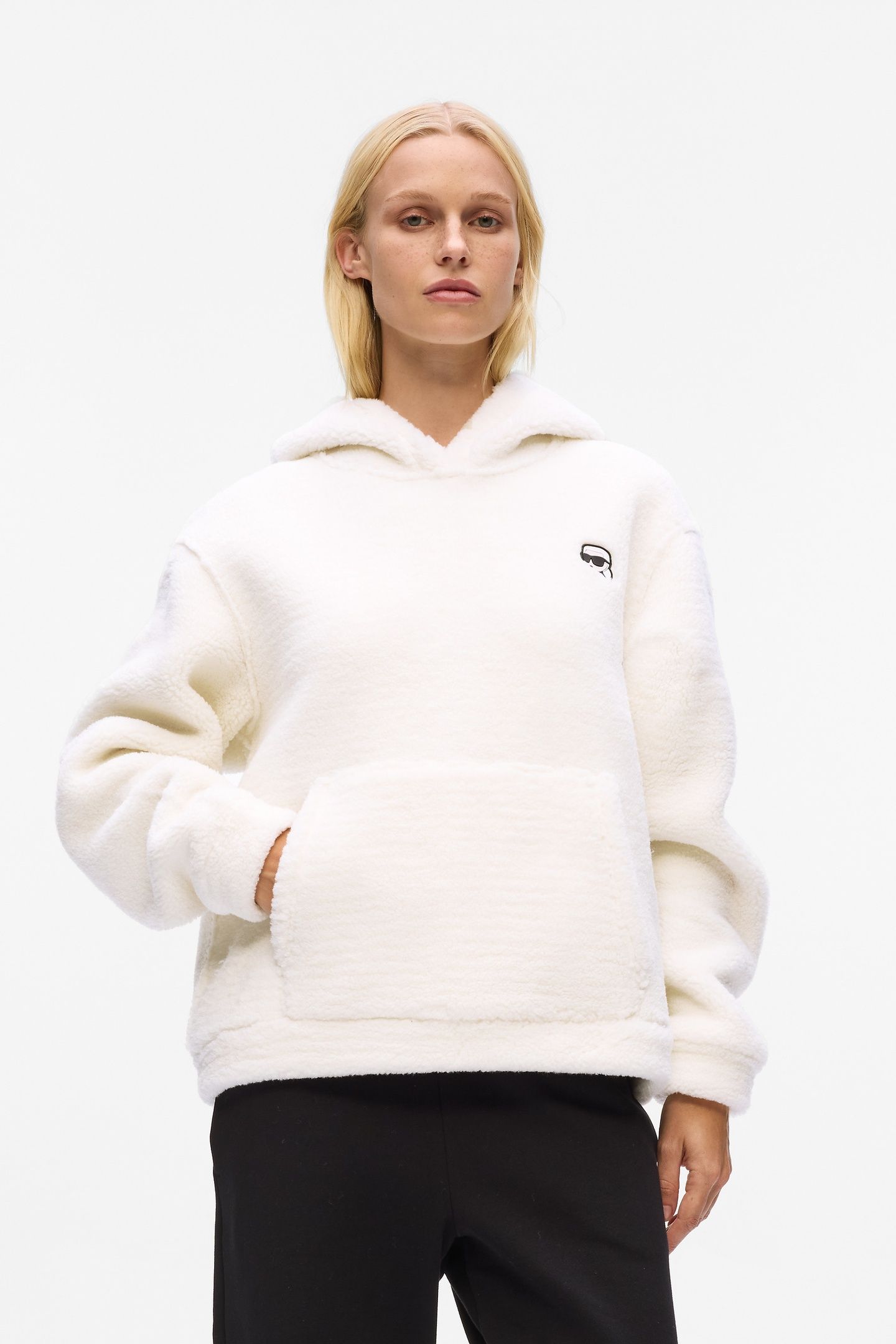 IKON PATCH TEDDY HOODIE CANNOLI CREAM 1