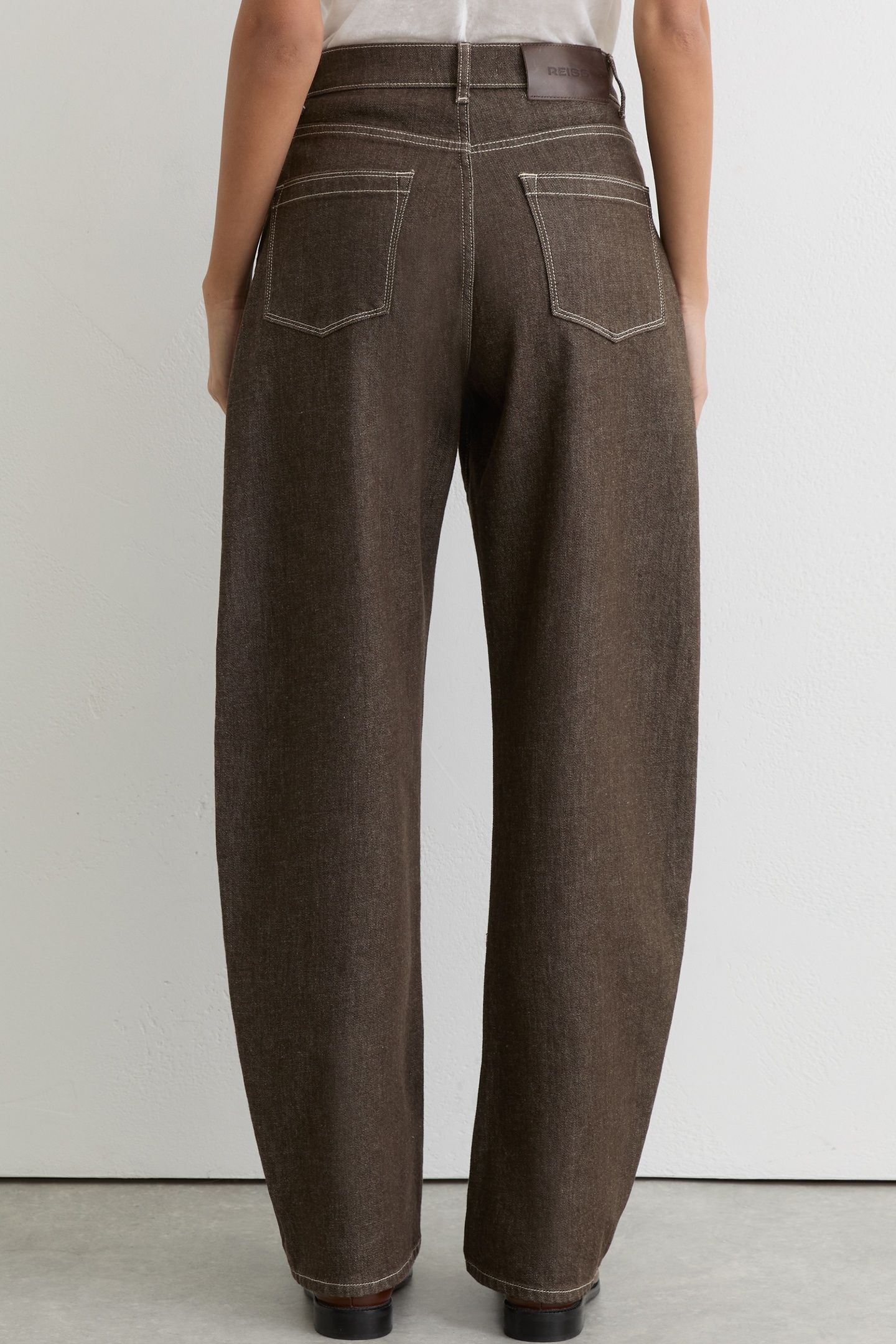 BARREL LEG JEAN BROWN 3