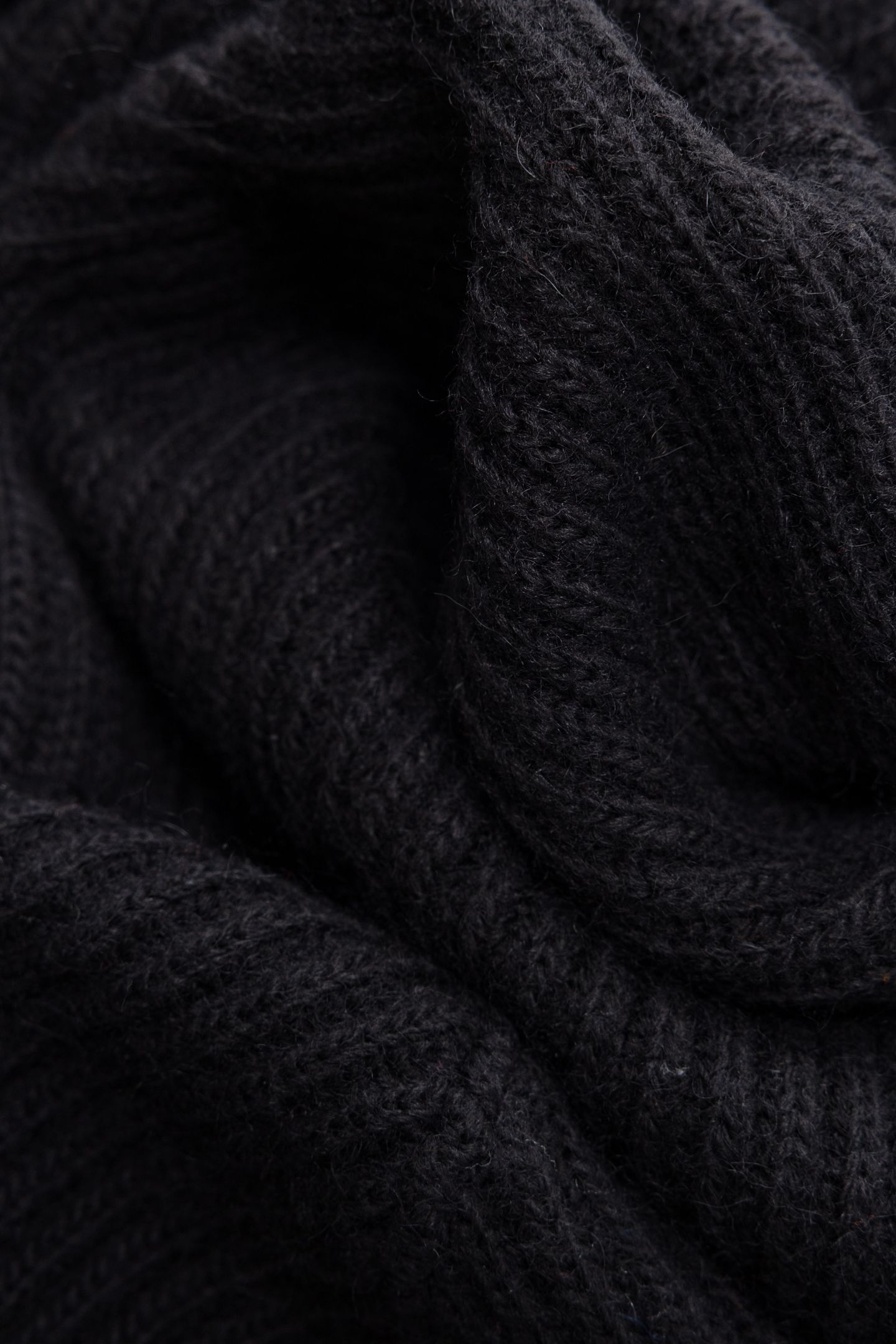 BLACK KNIT SLEEVELESS HOODIE 8
