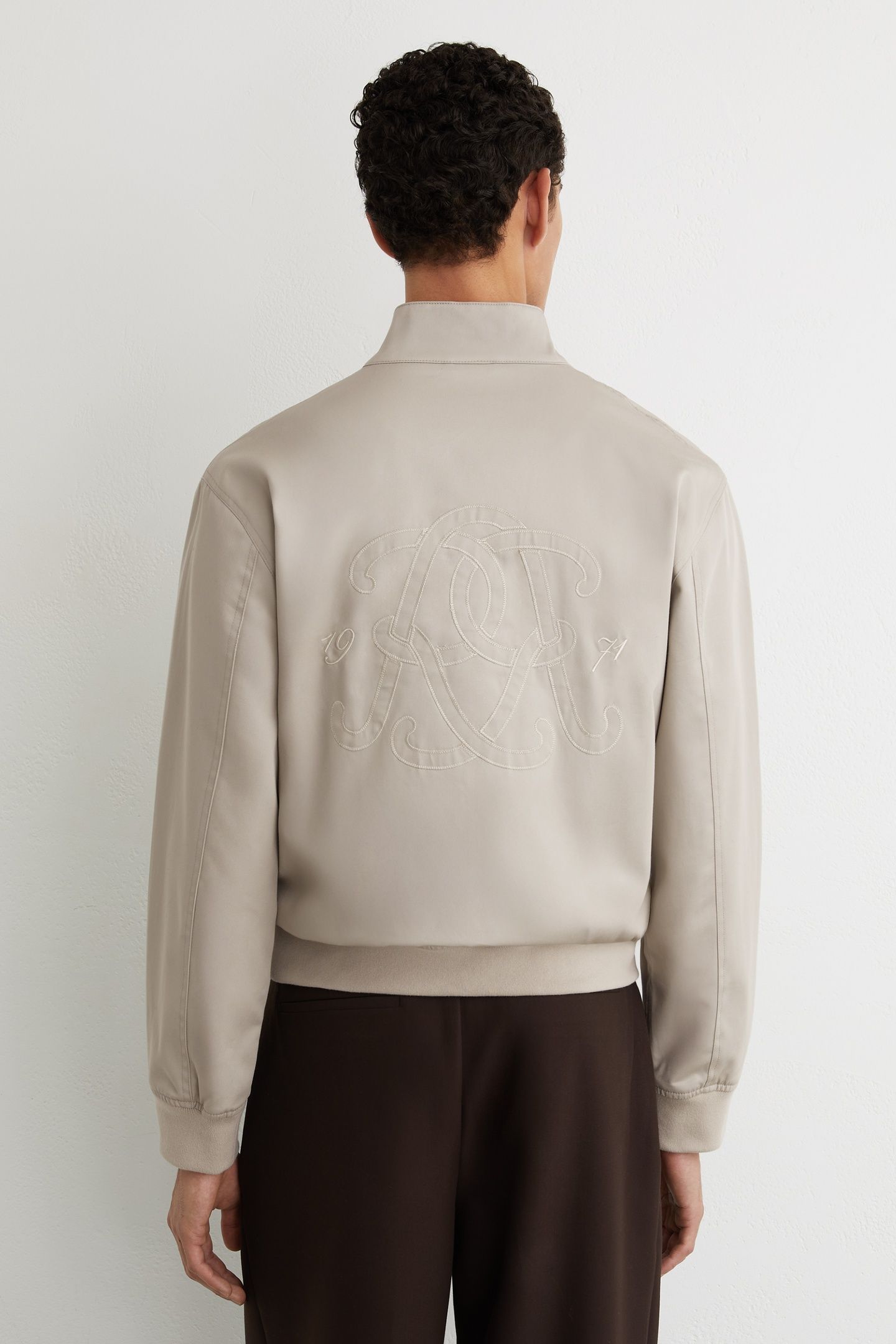 EMBROIDERED MOTIF HARRINGTON JACKET LIGHT STONE 3
