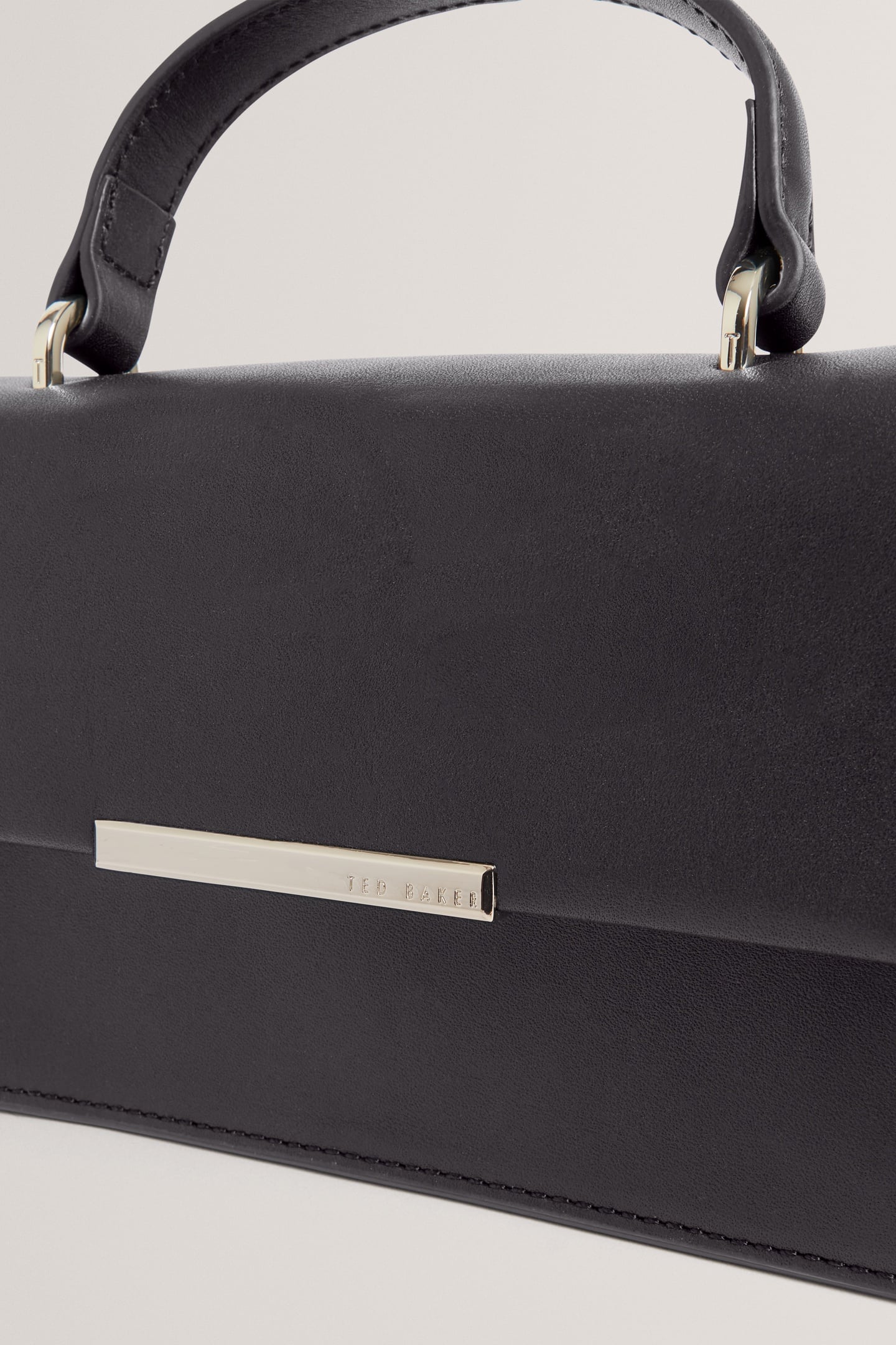 BAR DETAIL ELONGATED TOP HANDLE BAG NAVY 3