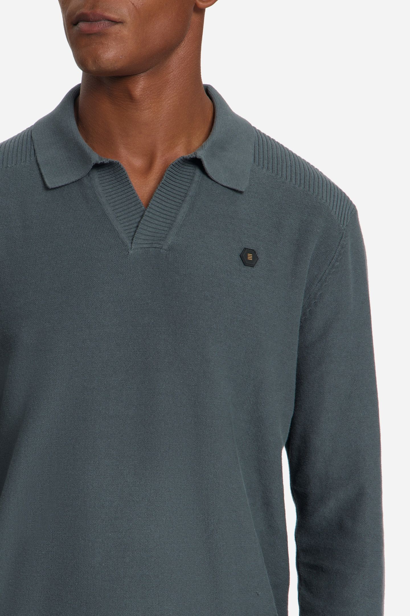 PULLOVER V-COLLAR SHOULDER DETAIL DARK STEEL 7