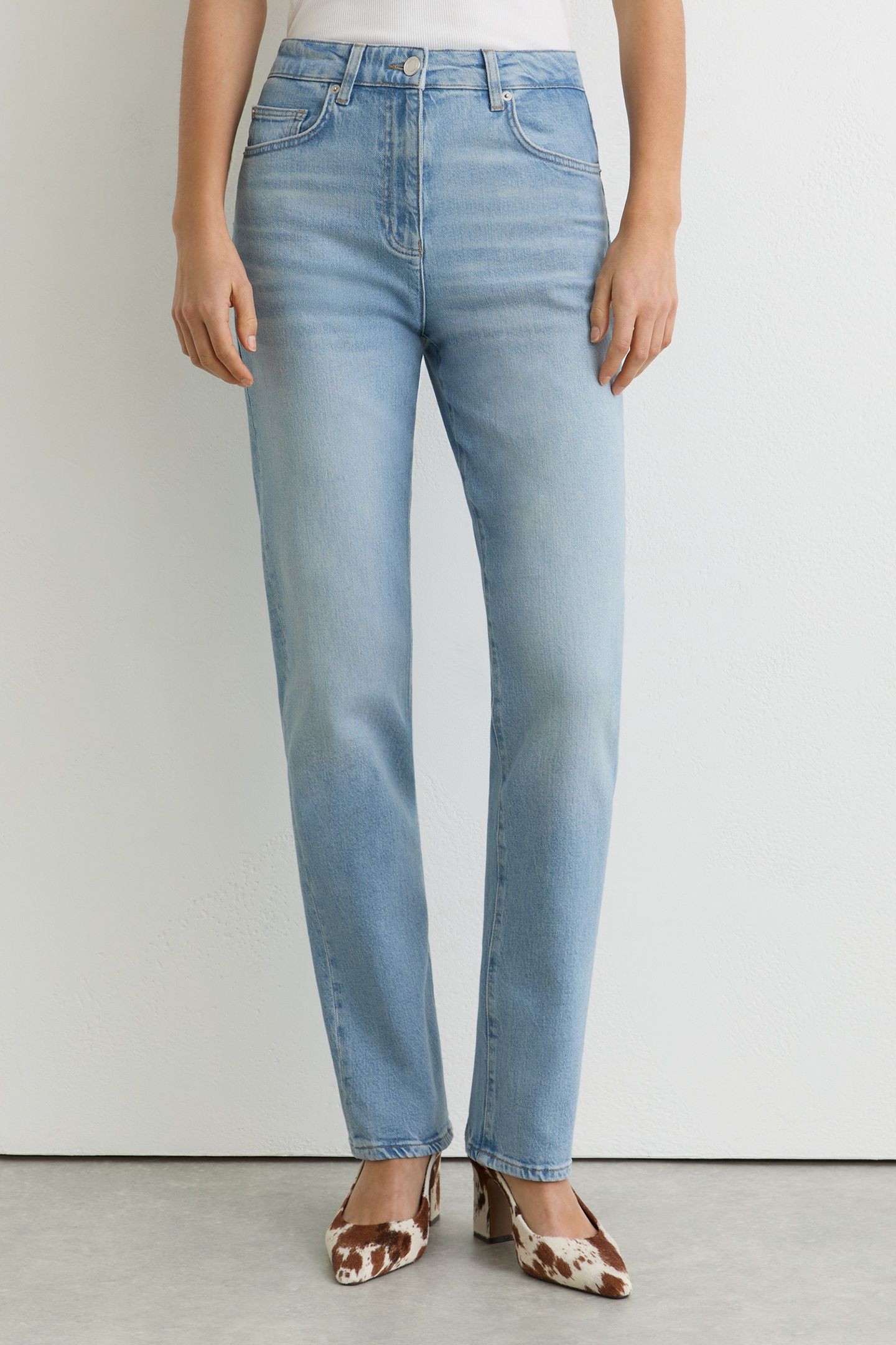 SLIM STRAIGHT JEAN LIGHT BLUE 2