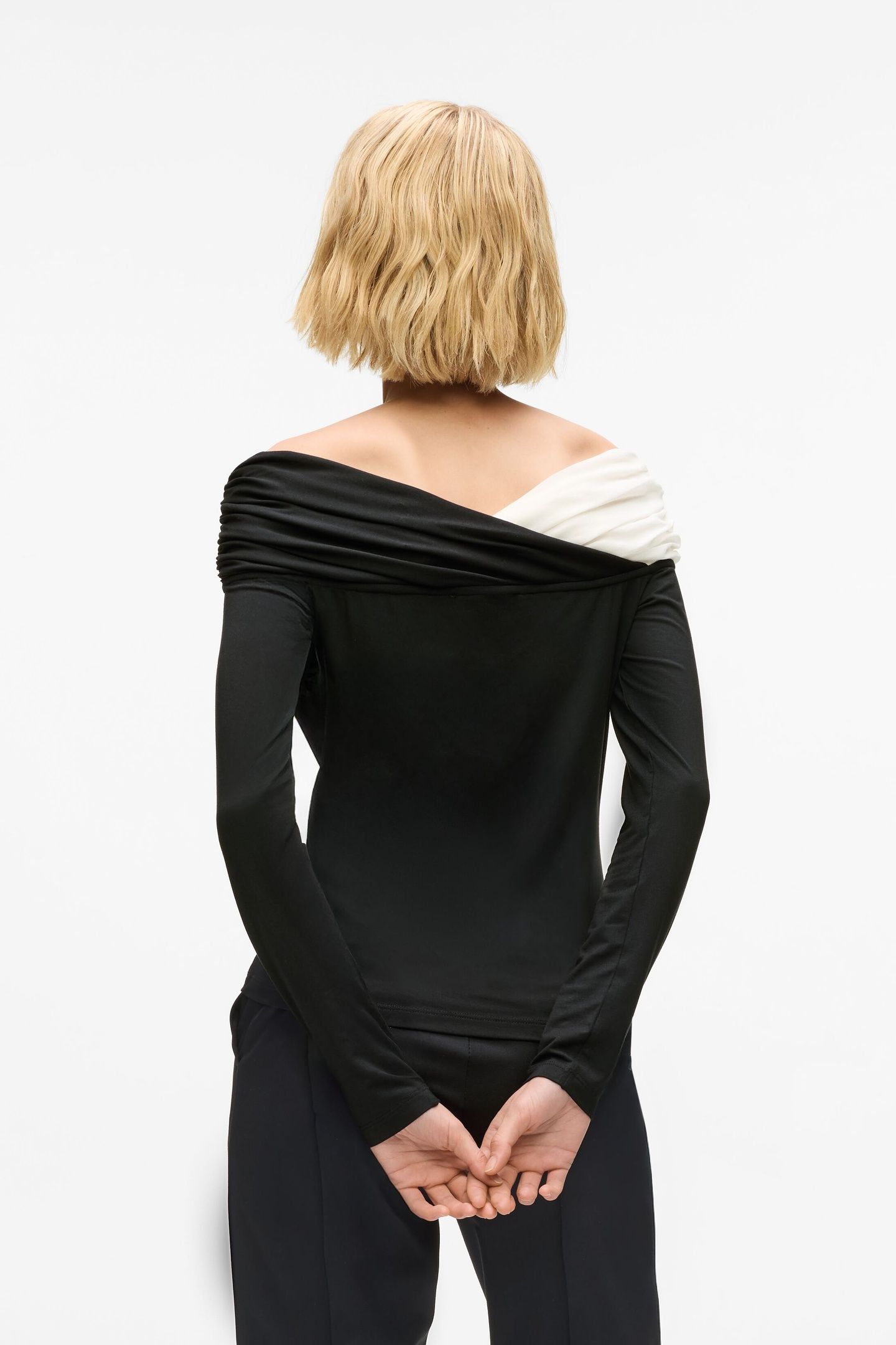 BW ELEGANT LSLV TOP WHITE/BLACK 2