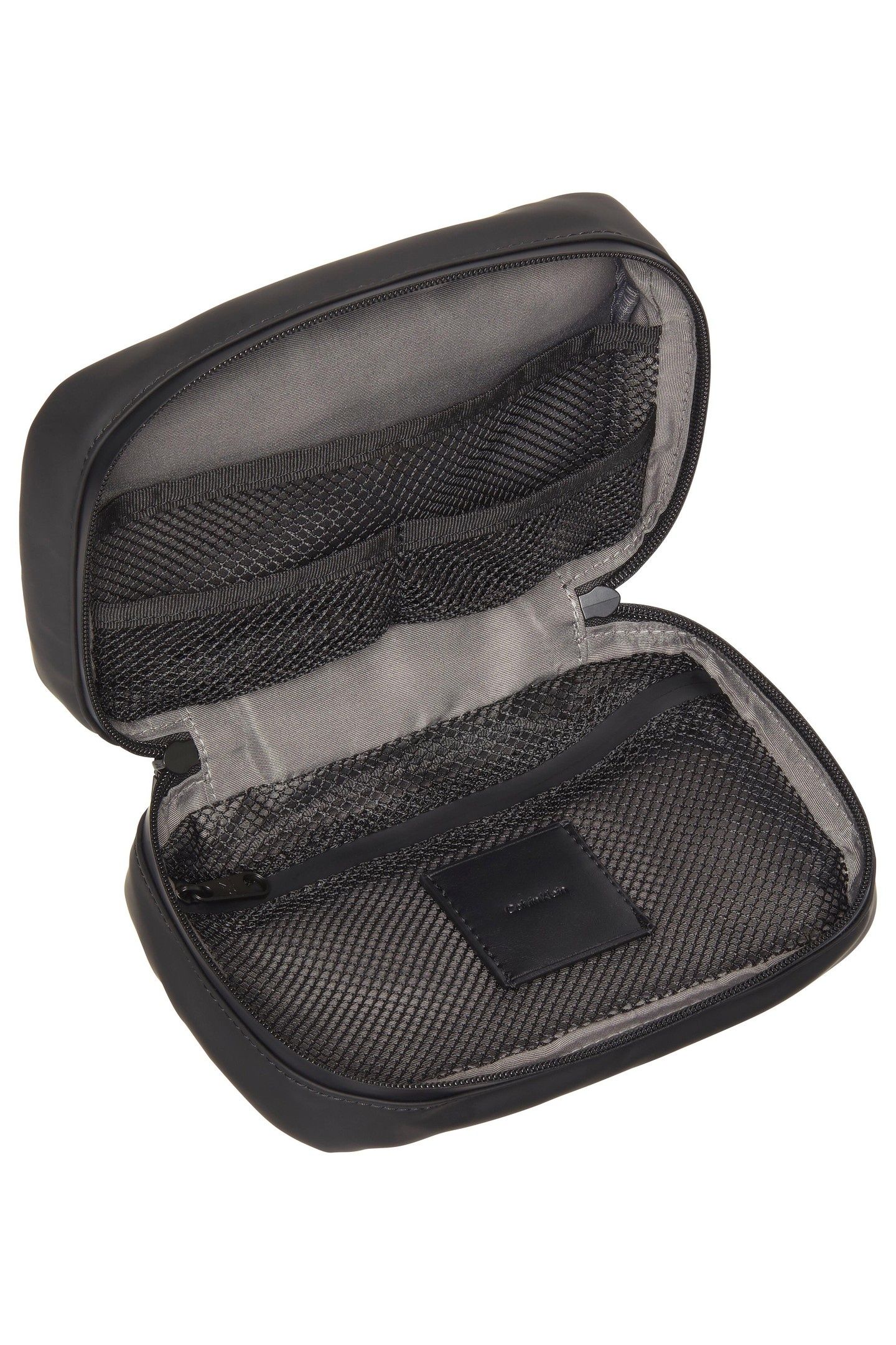 PUFFER UTILITY HANGER WASHBAG BLACK 5
