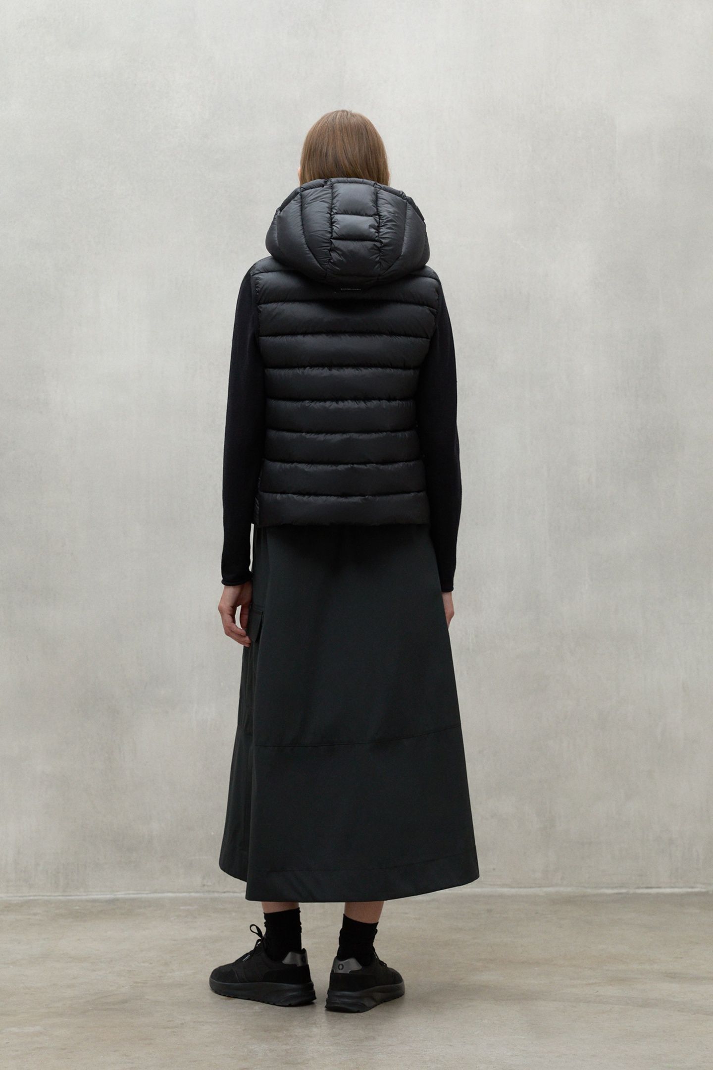 AORAKIALF VEST BLACK 2