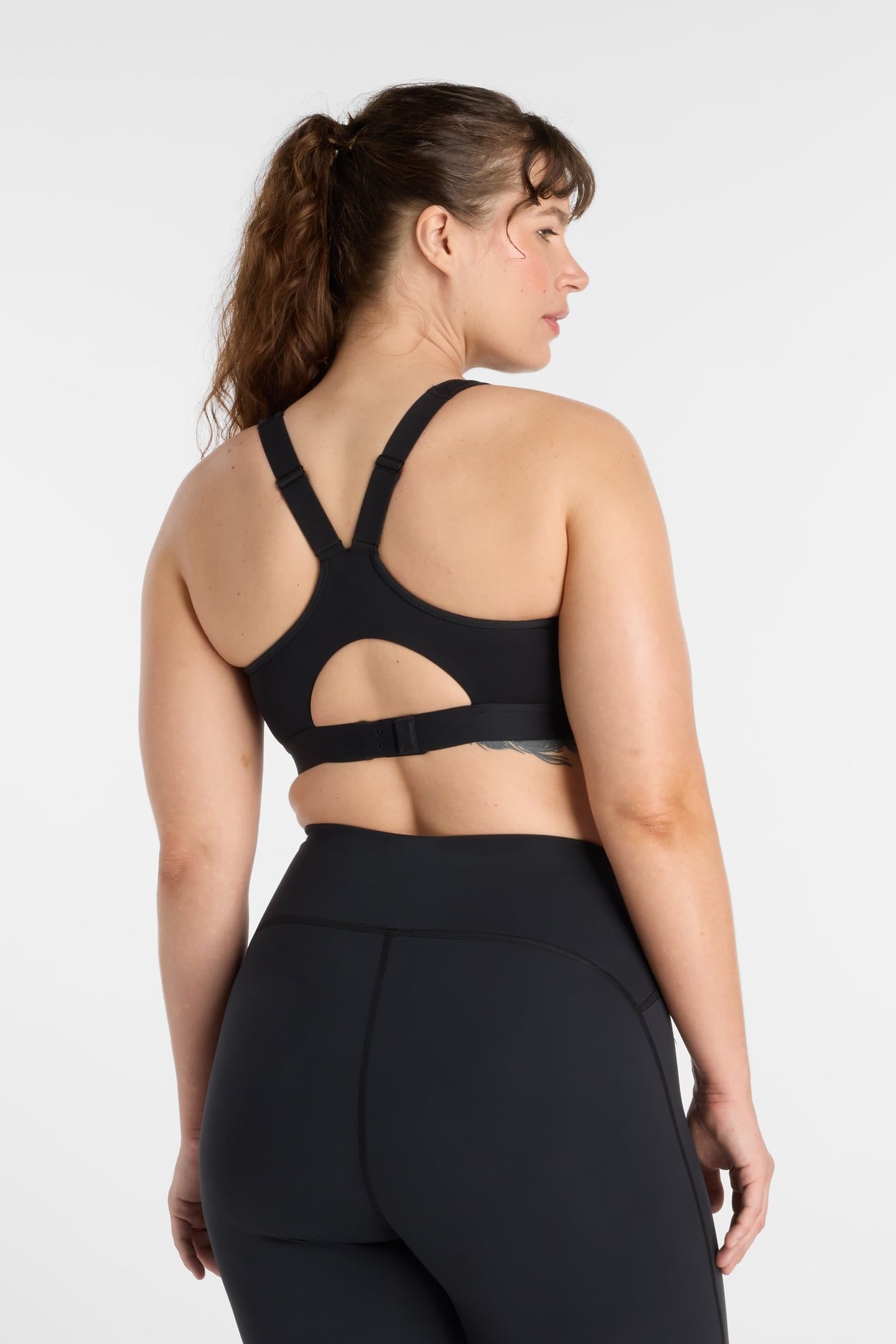 NB ESSENTIAL RUN BRA BLACK 2