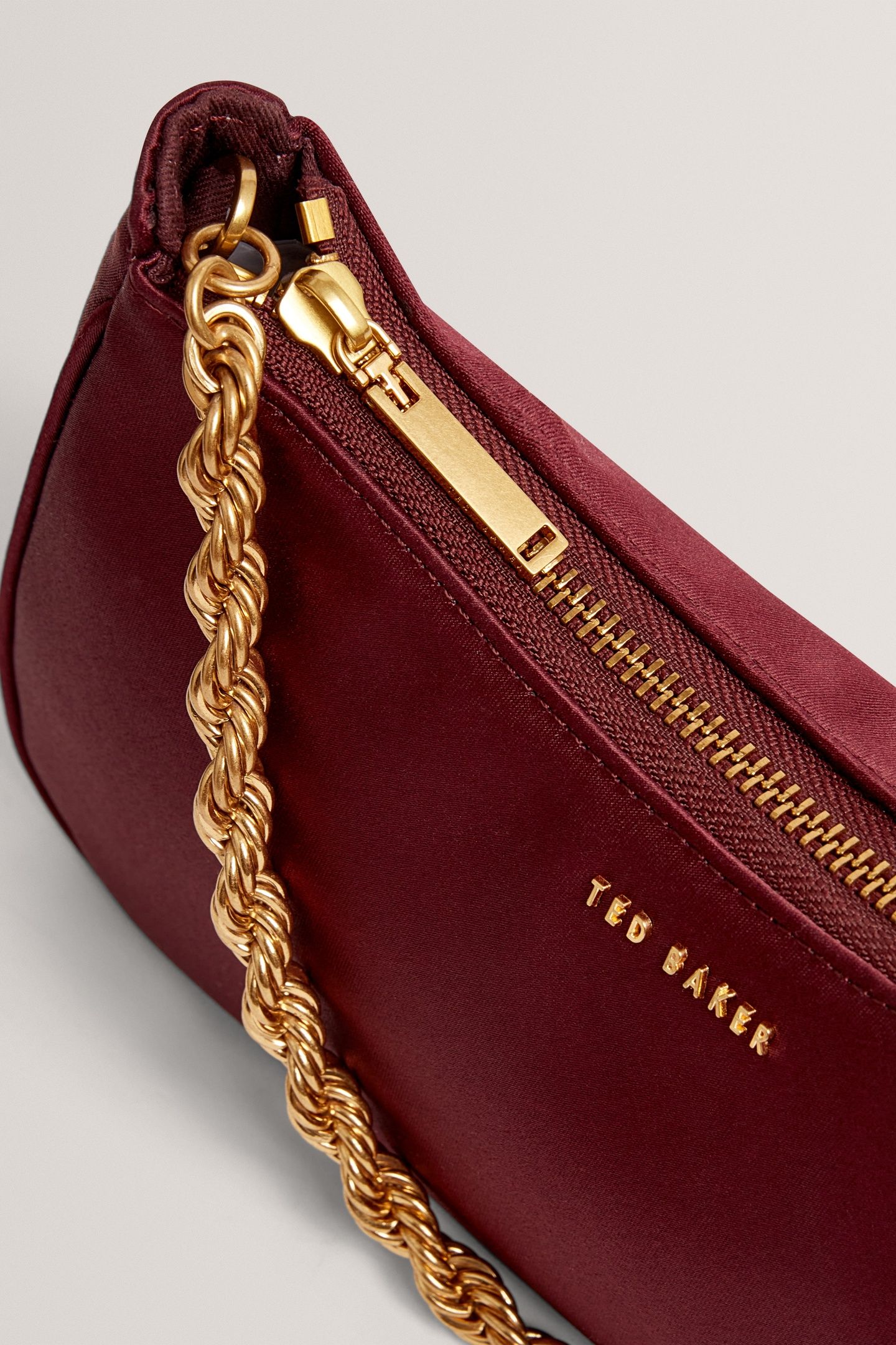 CHAIN DETAIL SATIN SHOULDER BAG WINE 4