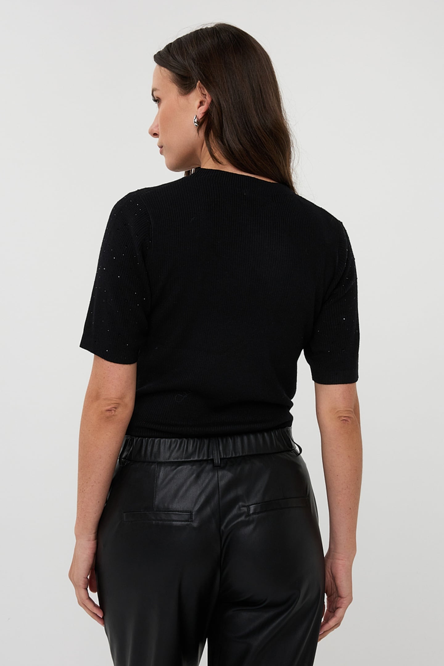 TOP RIB S/SLVE STUDS BLACK 3