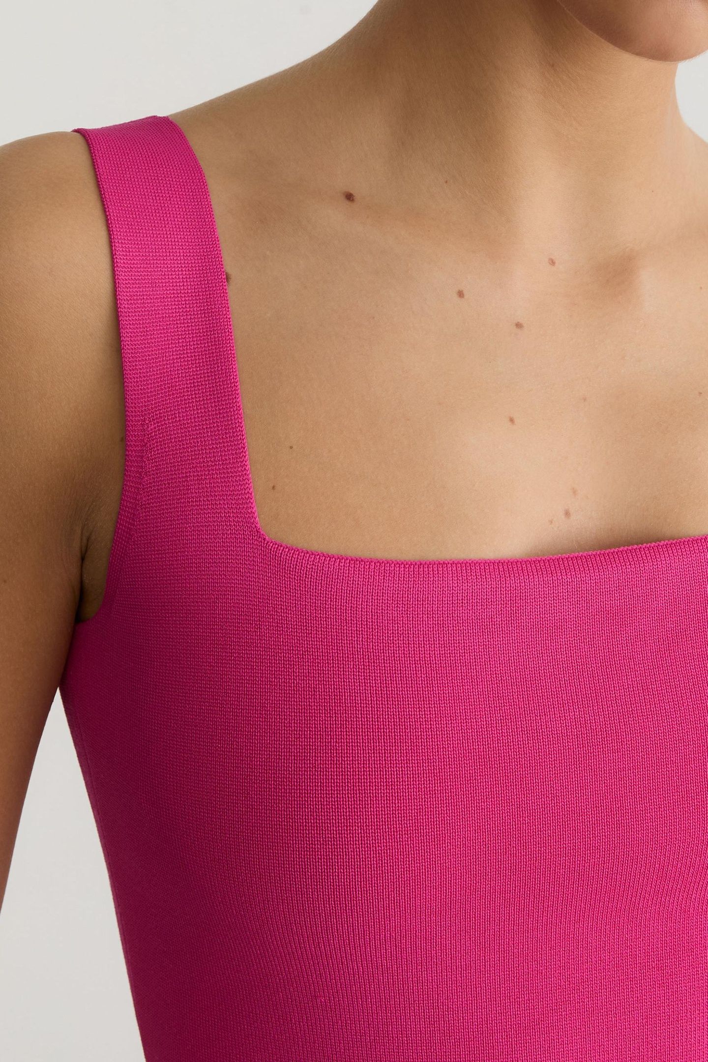 SQUARE NECK VEST HOT PINK 5
