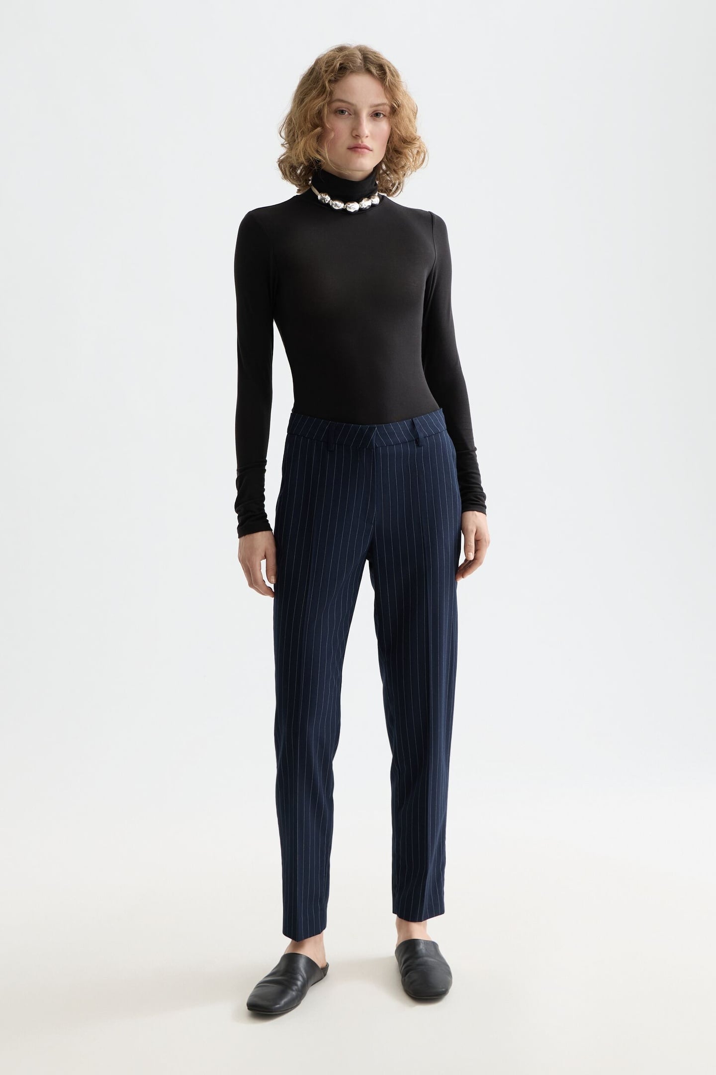 ROLL UP NECK LONG SLEEVE T-SHIRT BLACK 2