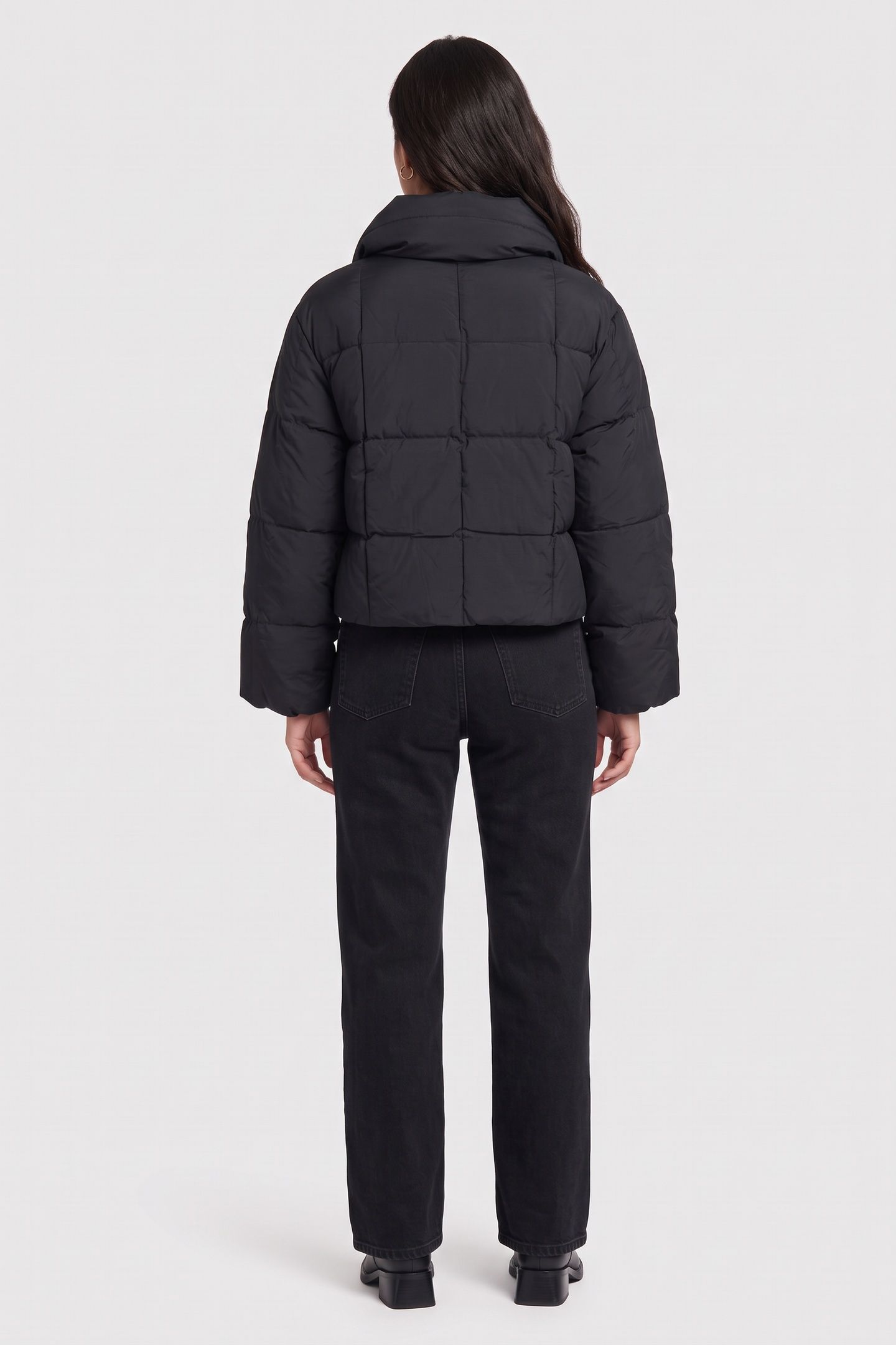SHORT DOWN PUFFER BLACK 2