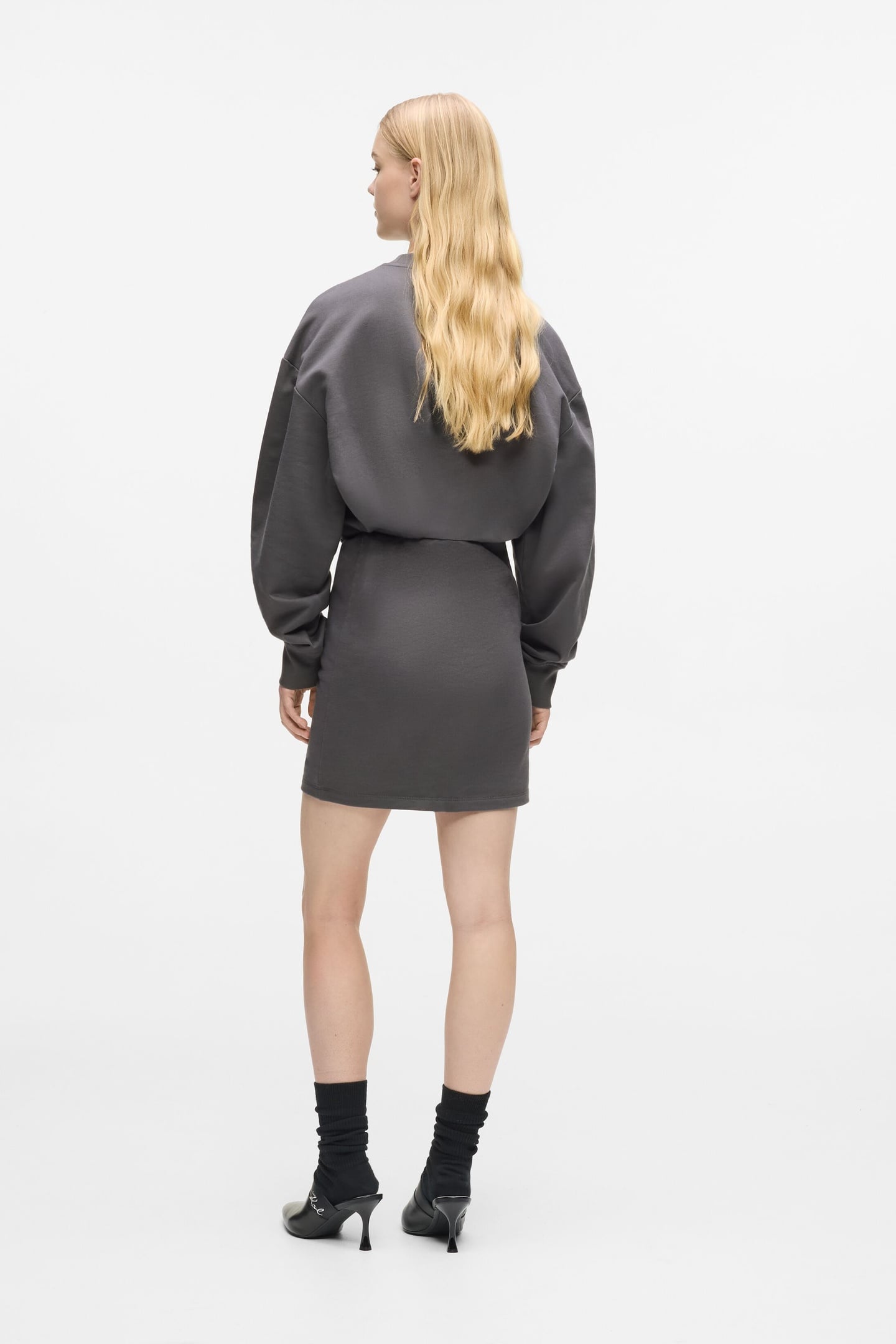 KLJ SWEAT DRESS MAGNET 4