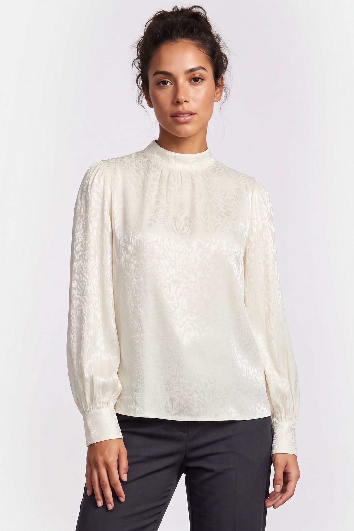 DIONA BLOUSE ANTIQUE WHITE WAVY 2