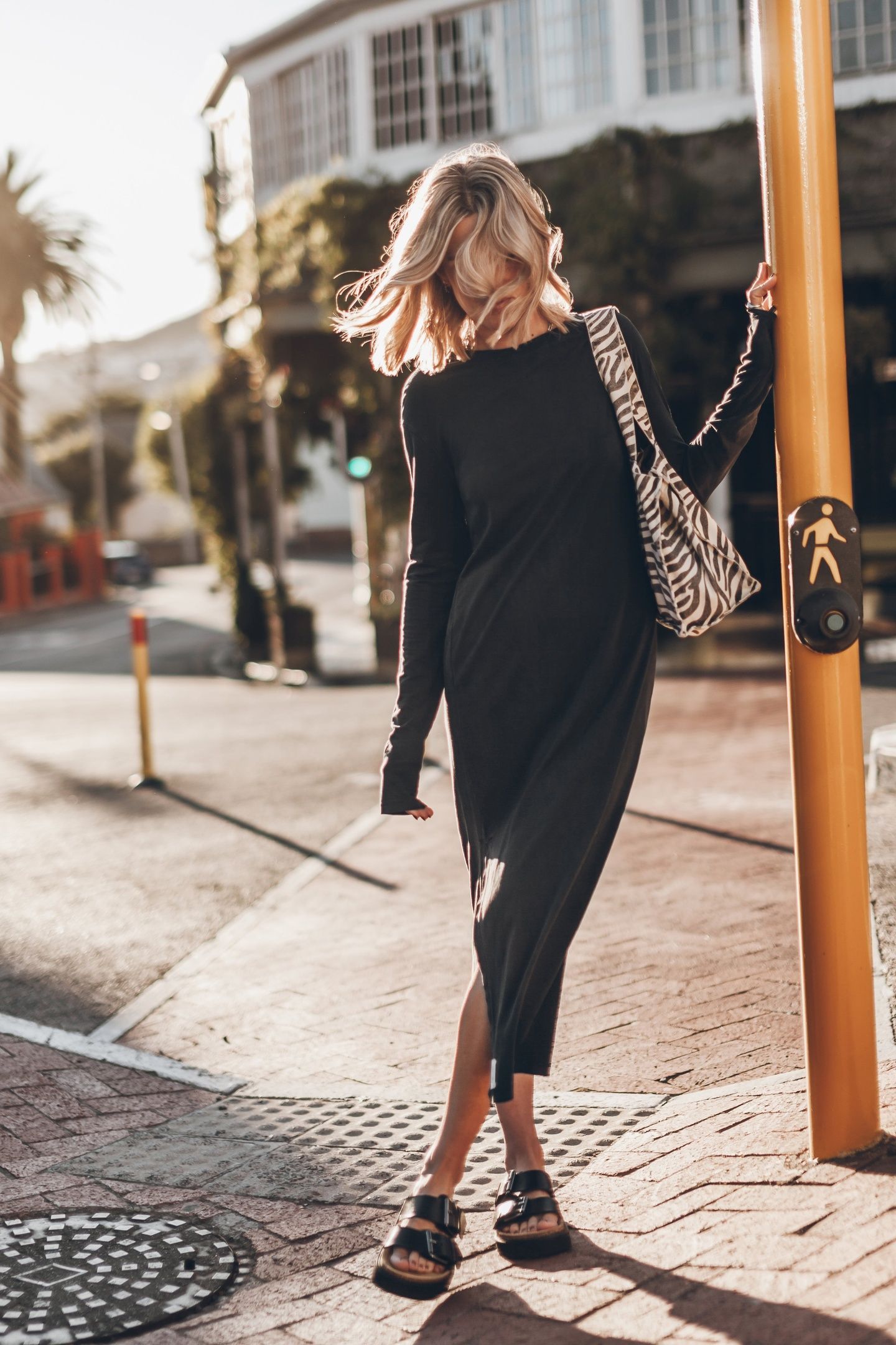 THE DARK FADED LONGSLEEVE DRESS 1