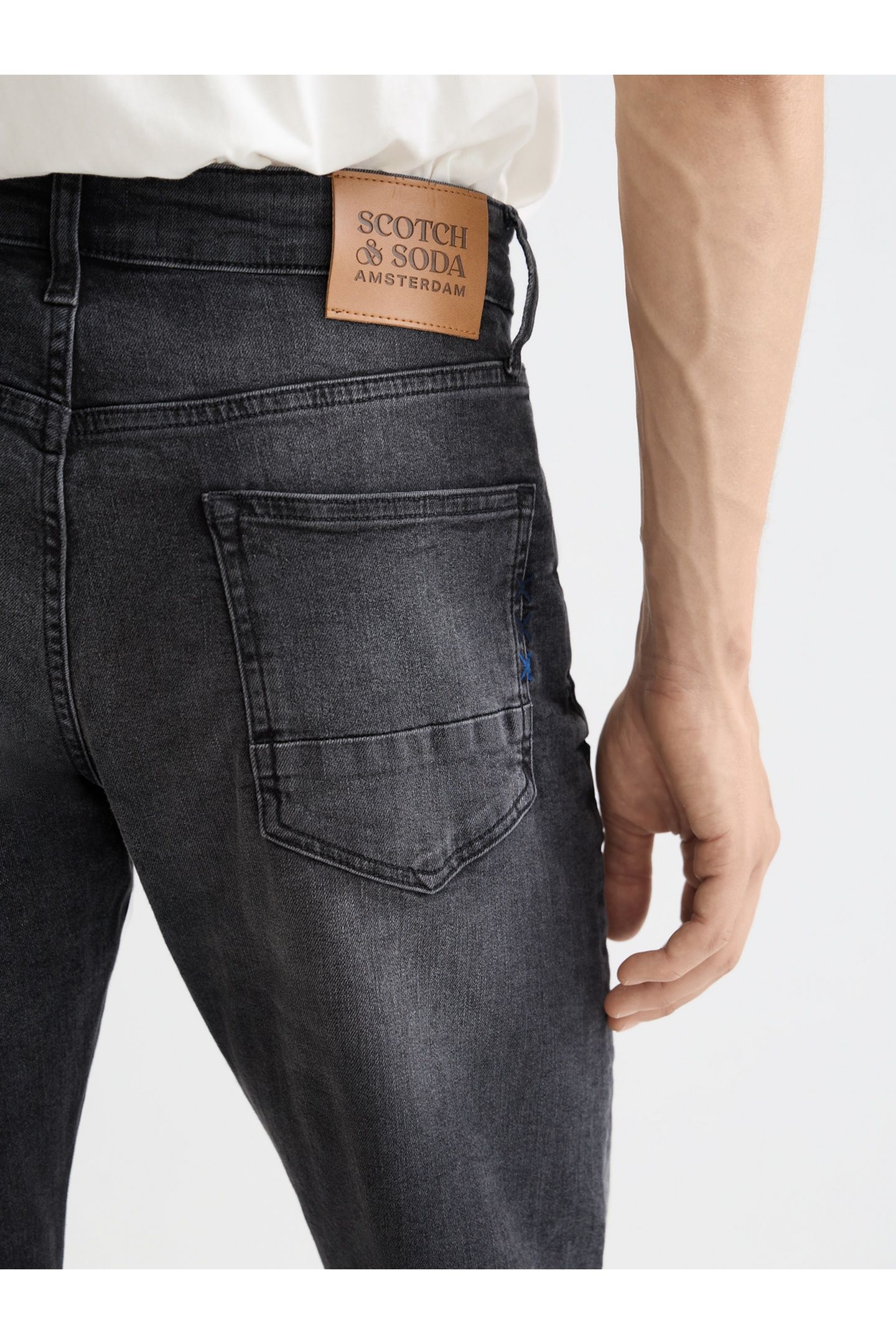 RALSTON REGULAR SLIM-FIT JEANS BLACK 6