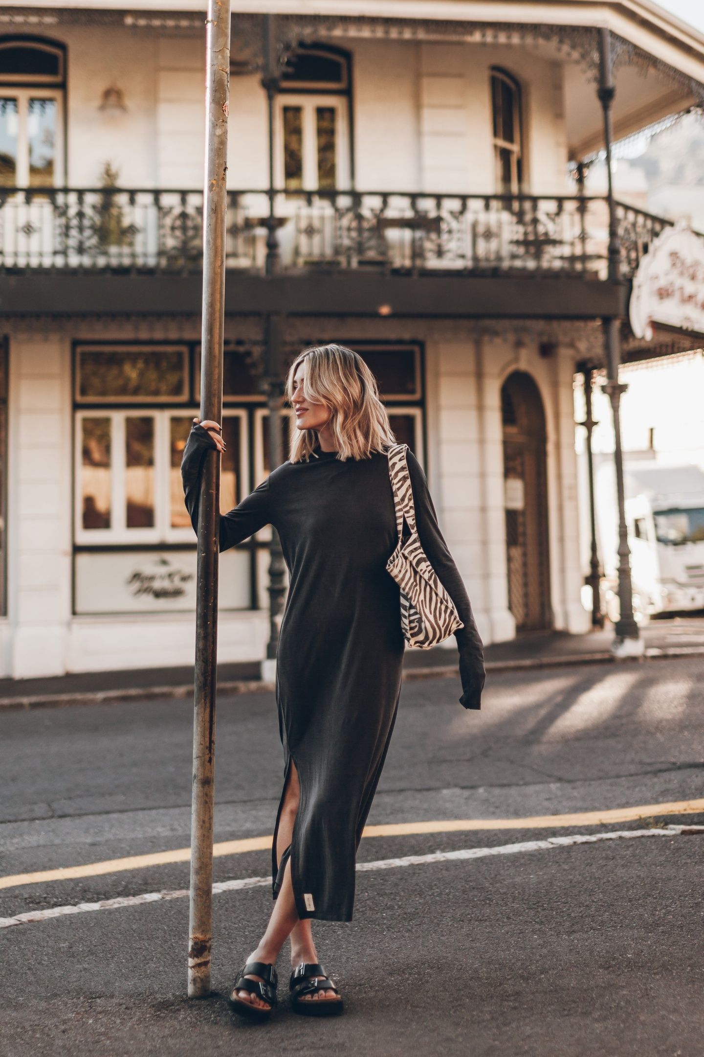 THE DARK FADED LONGSLEEVE DRESS 3