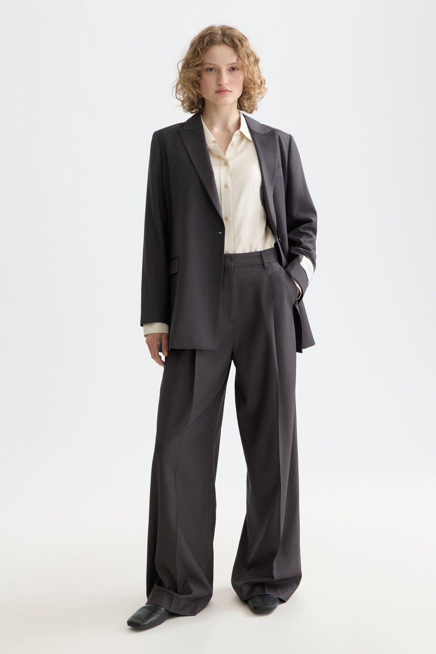 DOUBLE BREASTED WOOL BOYFRIEND BLAZER WITH BELT CHARCOAL 3