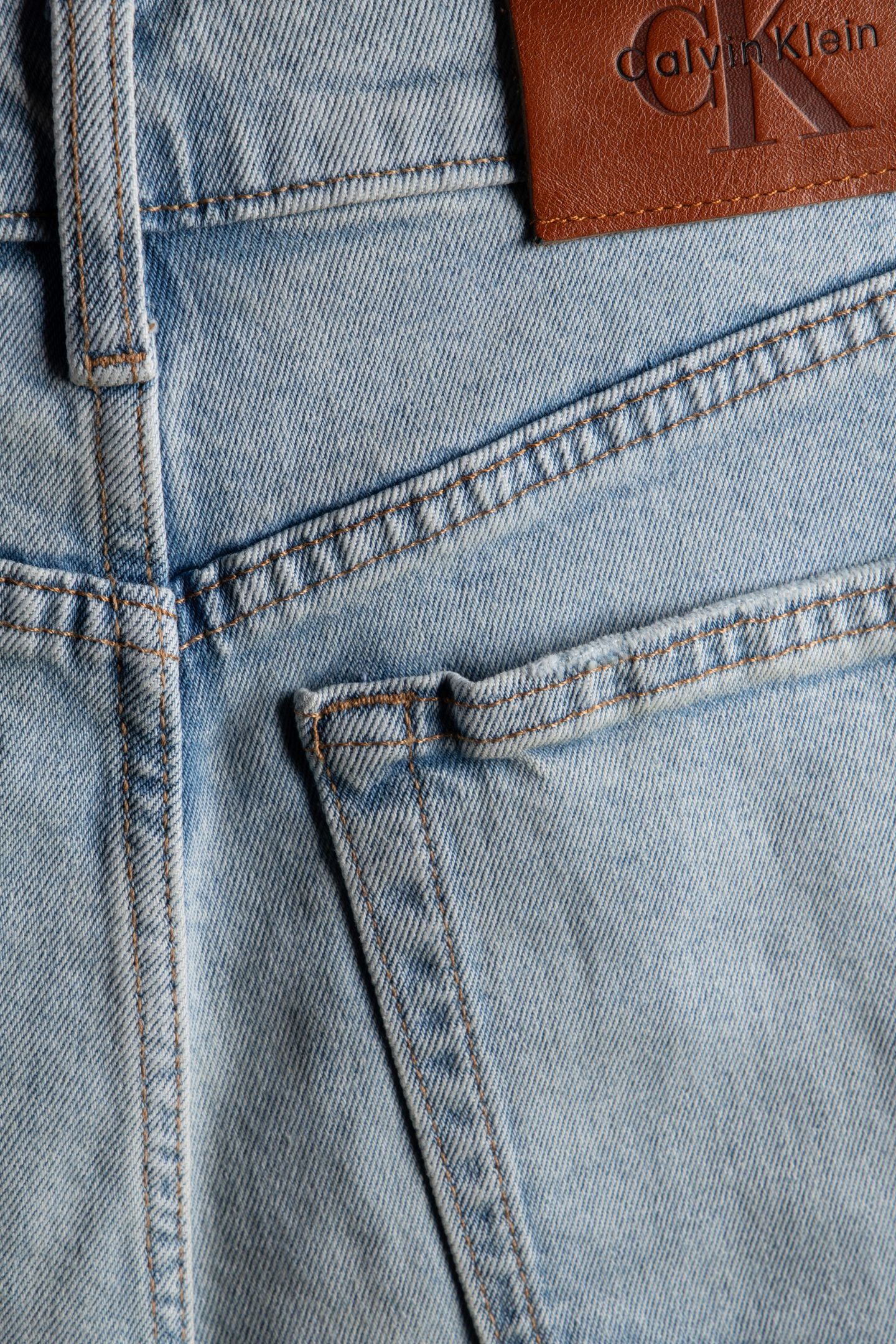 HIGH RISE TAPER JEAN STRATOSPHERE 4