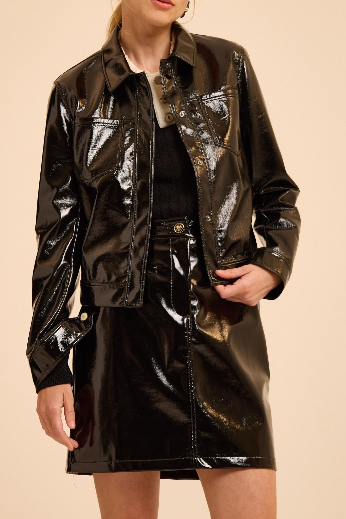BLACK VINYL SHORT SKIRT 5