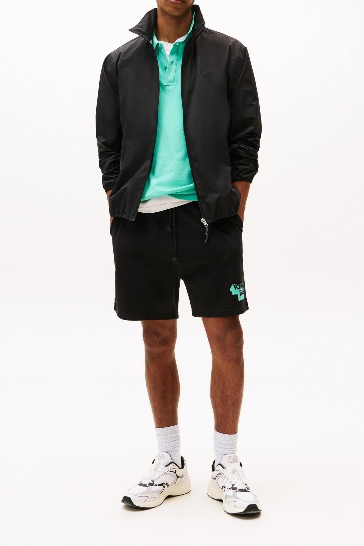TJM RELAXED STACK LOGO SHORTS BLACK 2