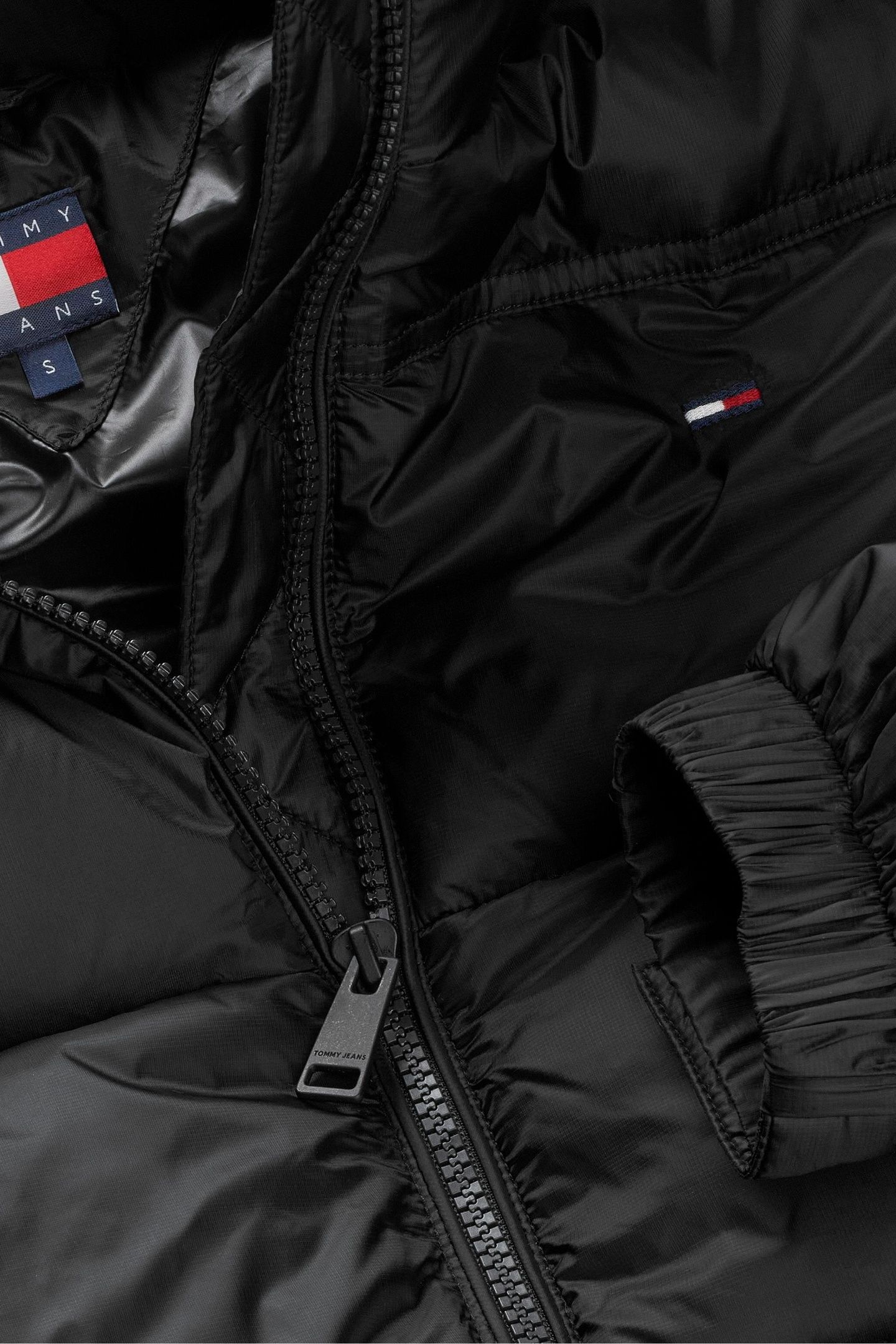 TJW PCKBL HOOD ESSENTIAL BLACK 6